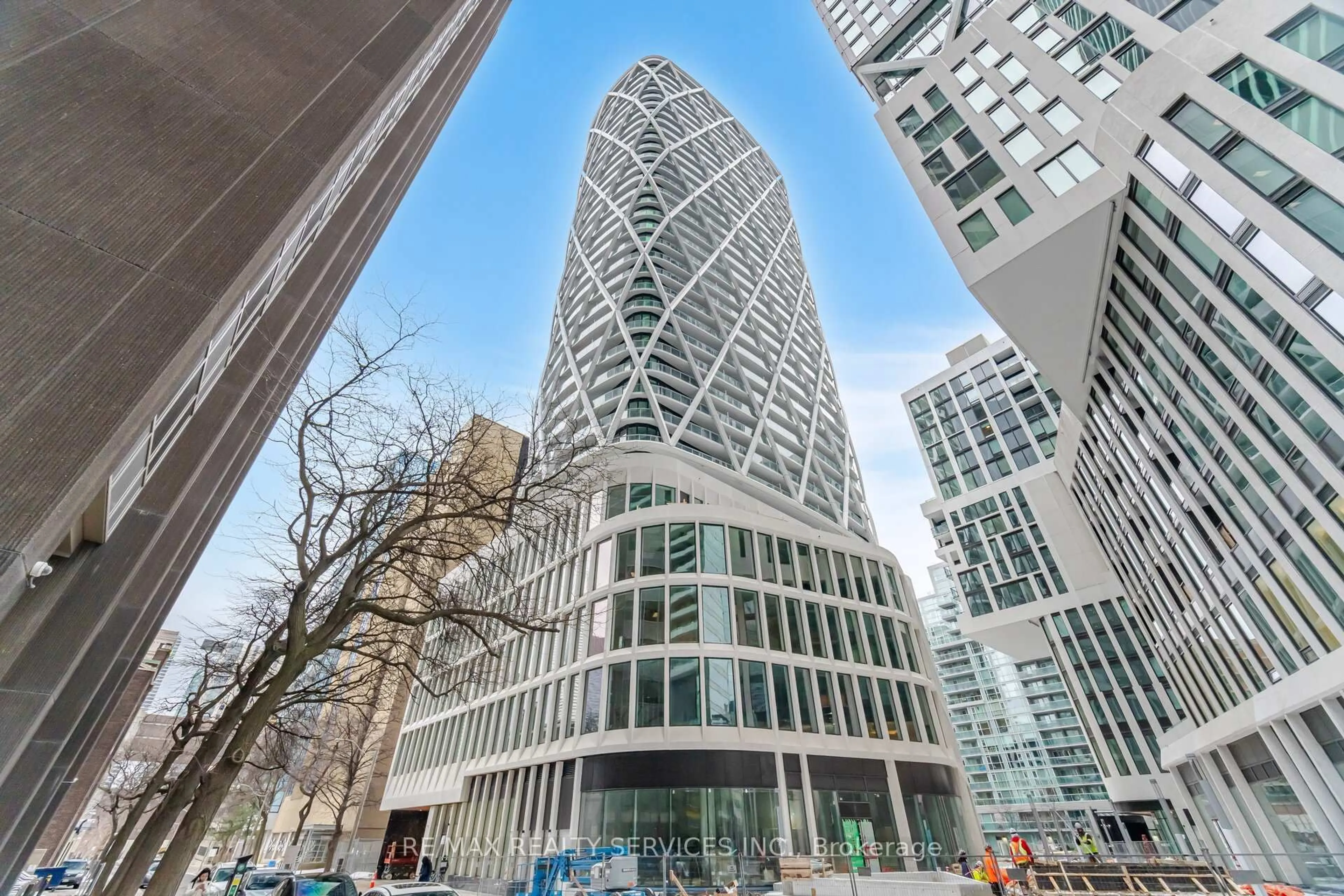 Indoor foyer for 230 Simcoe St #2721, Toronto Ontario M5T 0G7