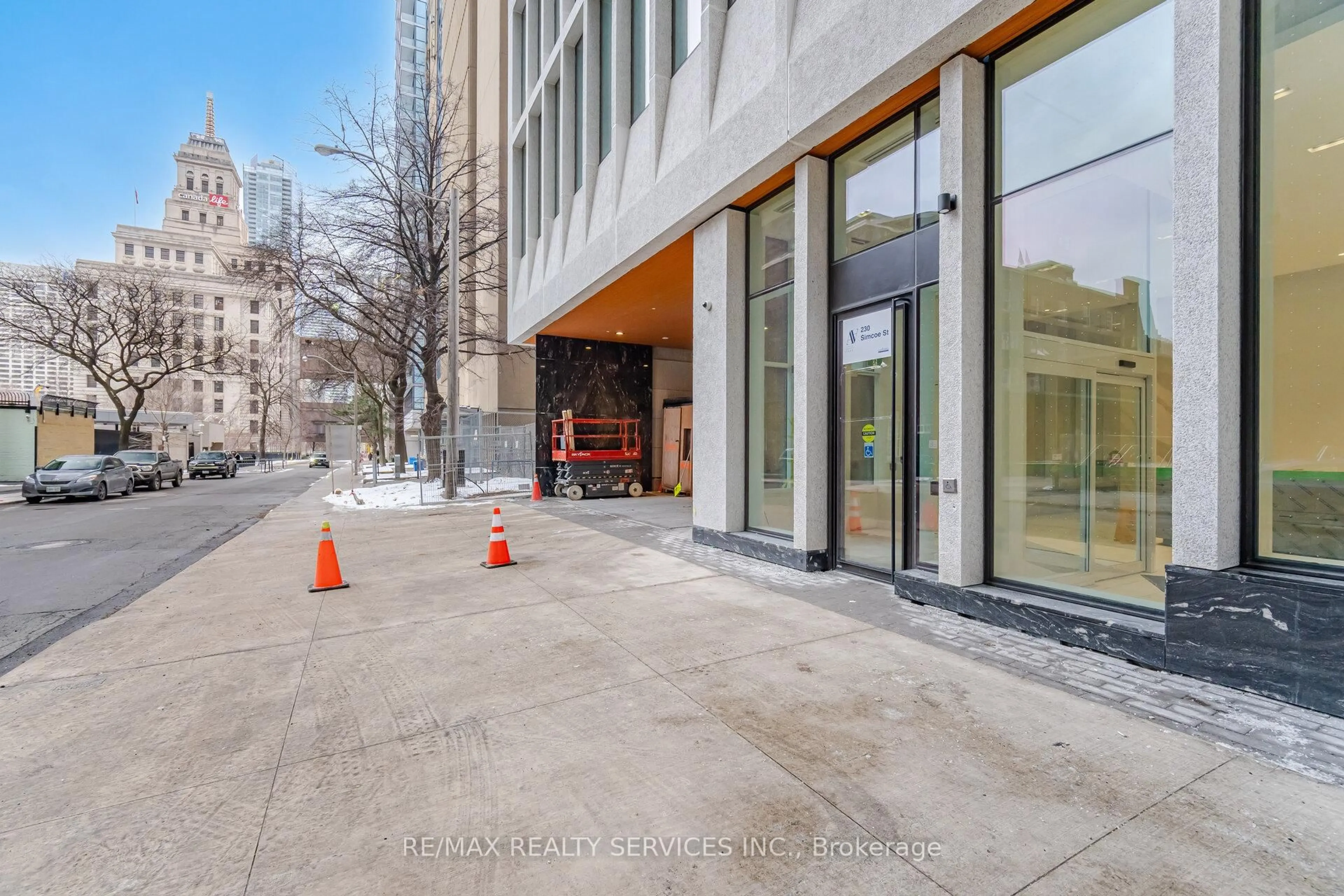Indoor foyer for 230 Simcoe St #2721, Toronto Ontario M5T 0G7