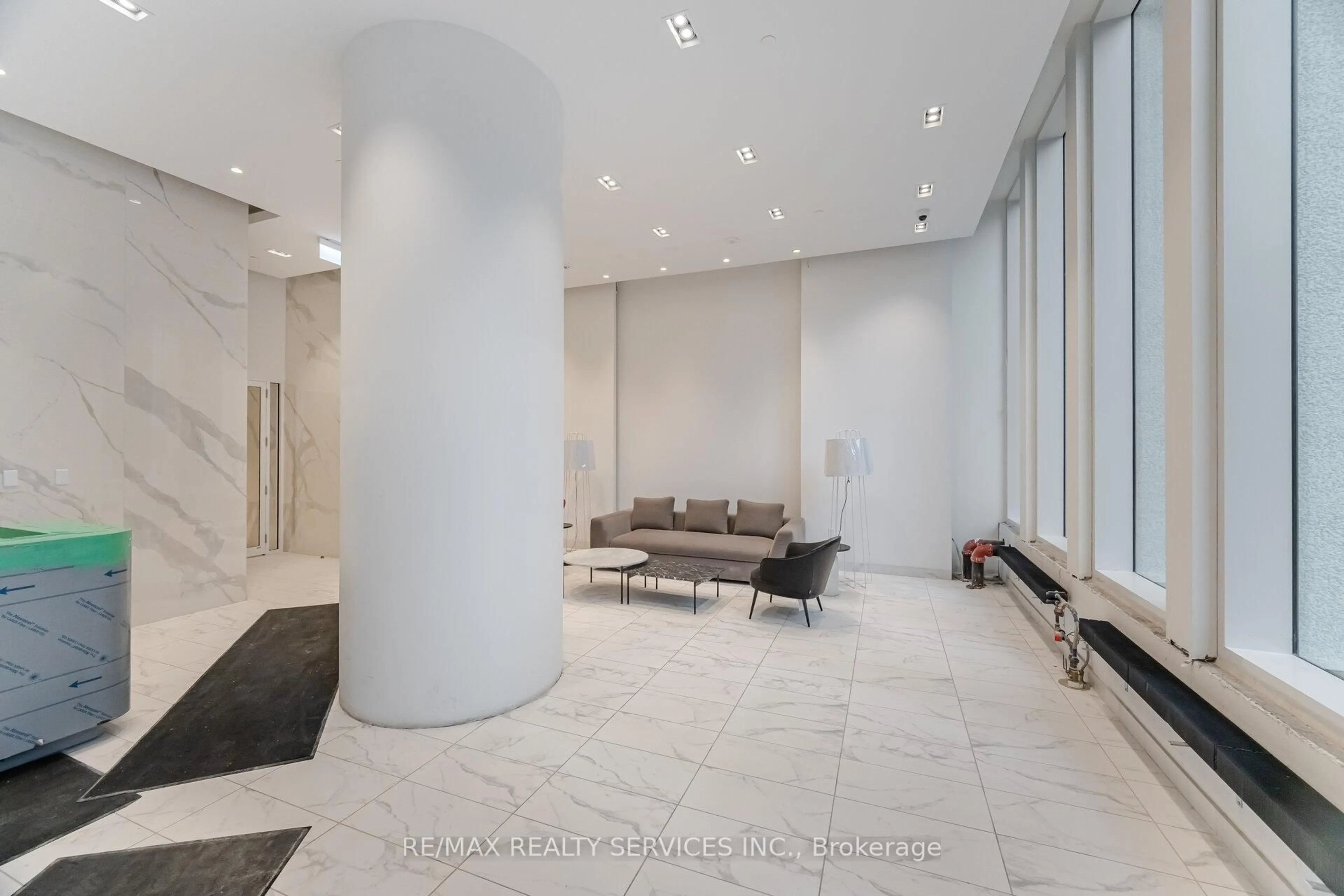 Indoor foyer for 230 Simcoe St #2721, Toronto Ontario M5T 0G7