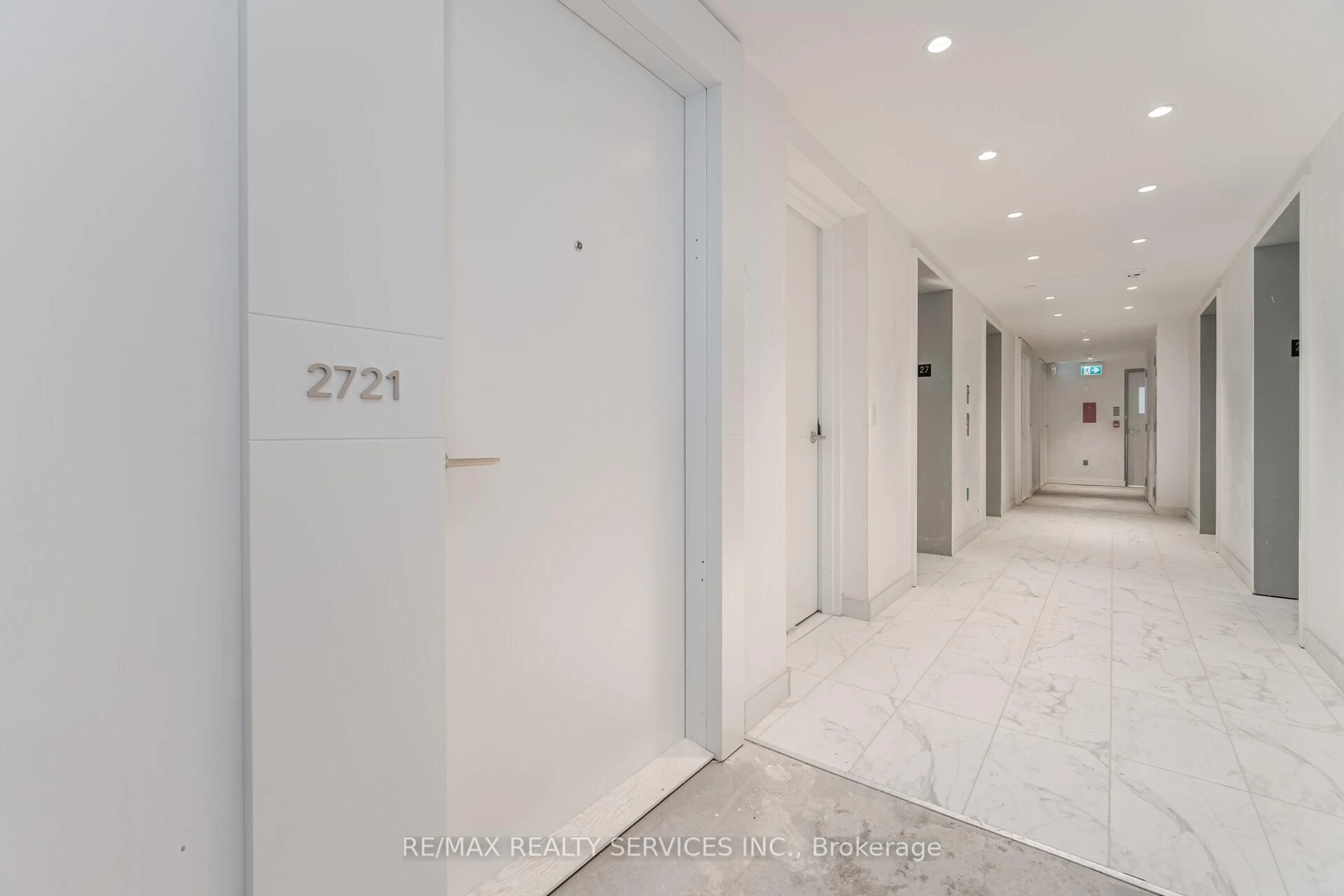 Indoor foyer for 230 Simcoe St #2721, Toronto Ontario M5T 0G7