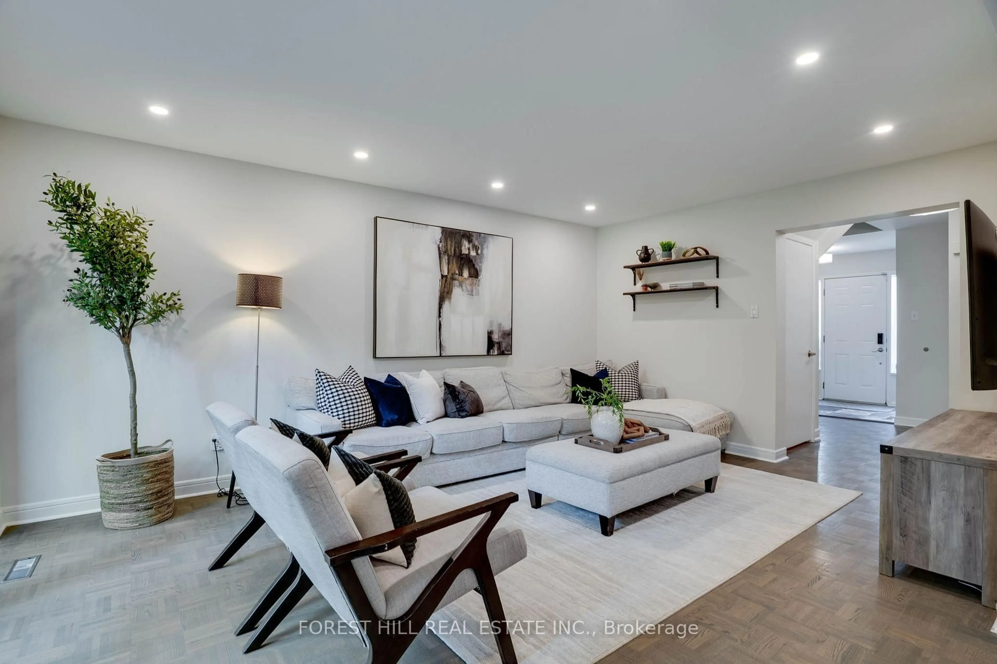 Living room with furniture, unknown for 11 Scenic Mill Way, Toronto Ontario M2L 1S4