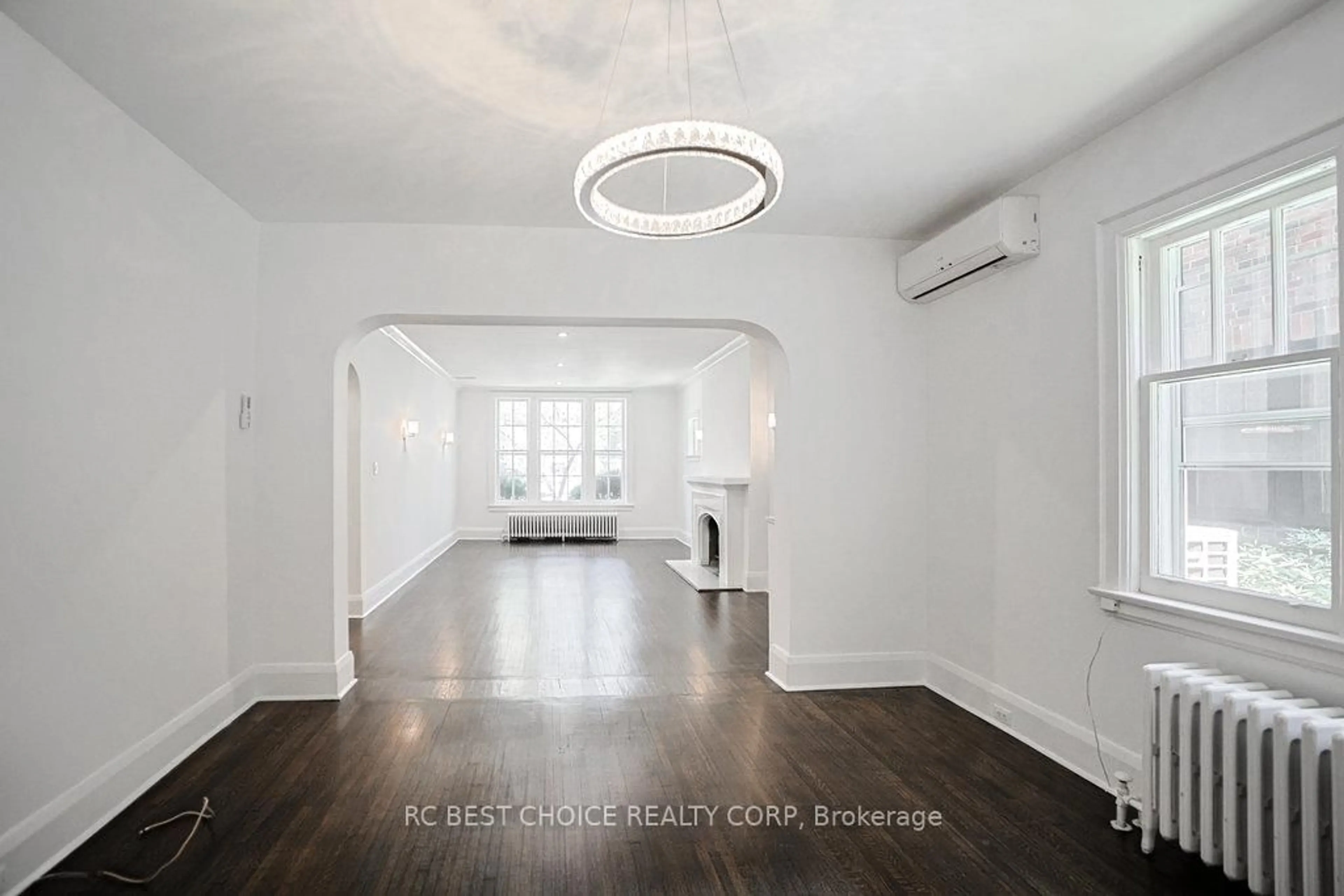 A pic of a room for 29 Whitehall Rd, Toronto Ontario M4W 2C5
