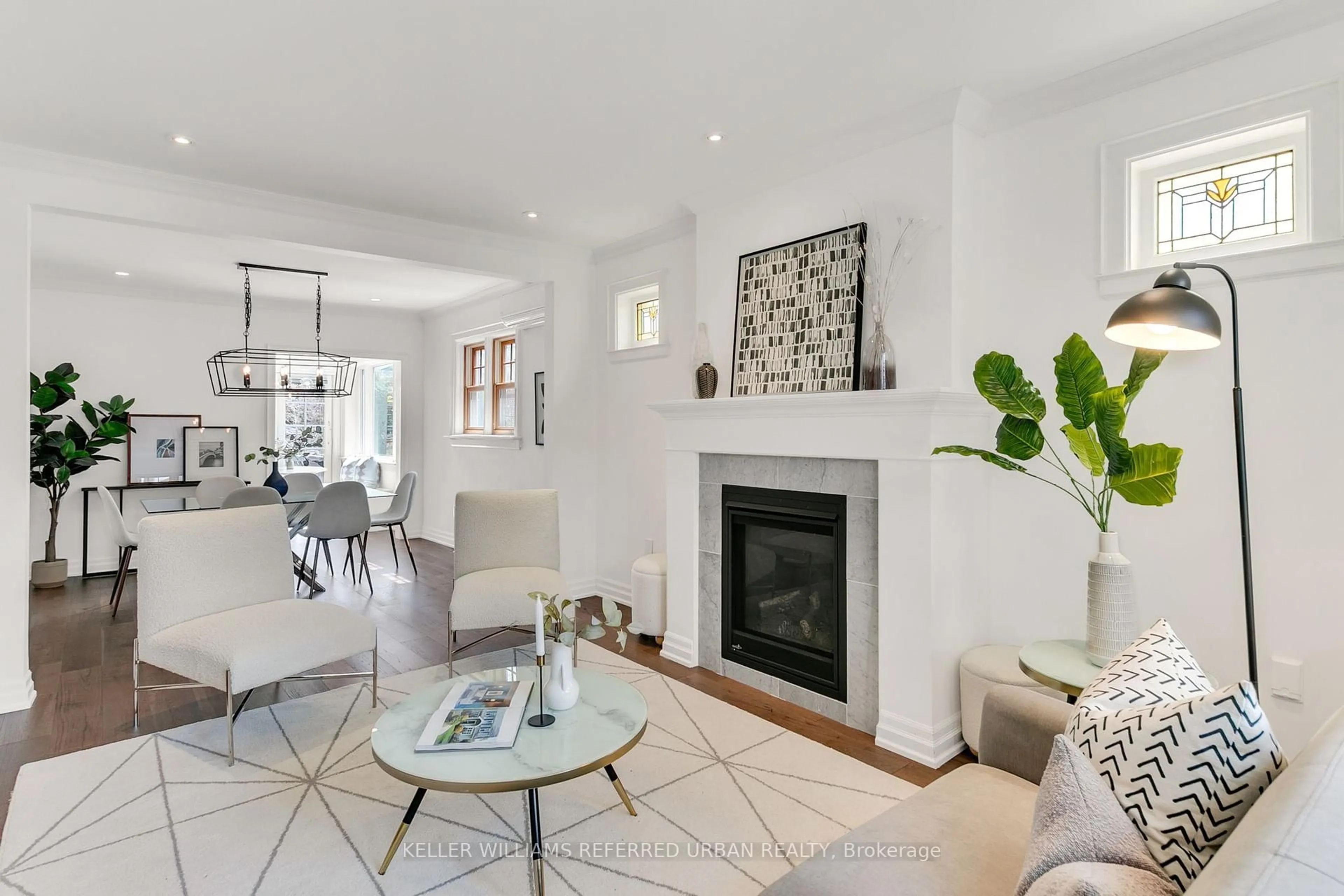 Living room with furniture, unknown for 21 Donegall Dr, Toronto Ontario M4G 3G6