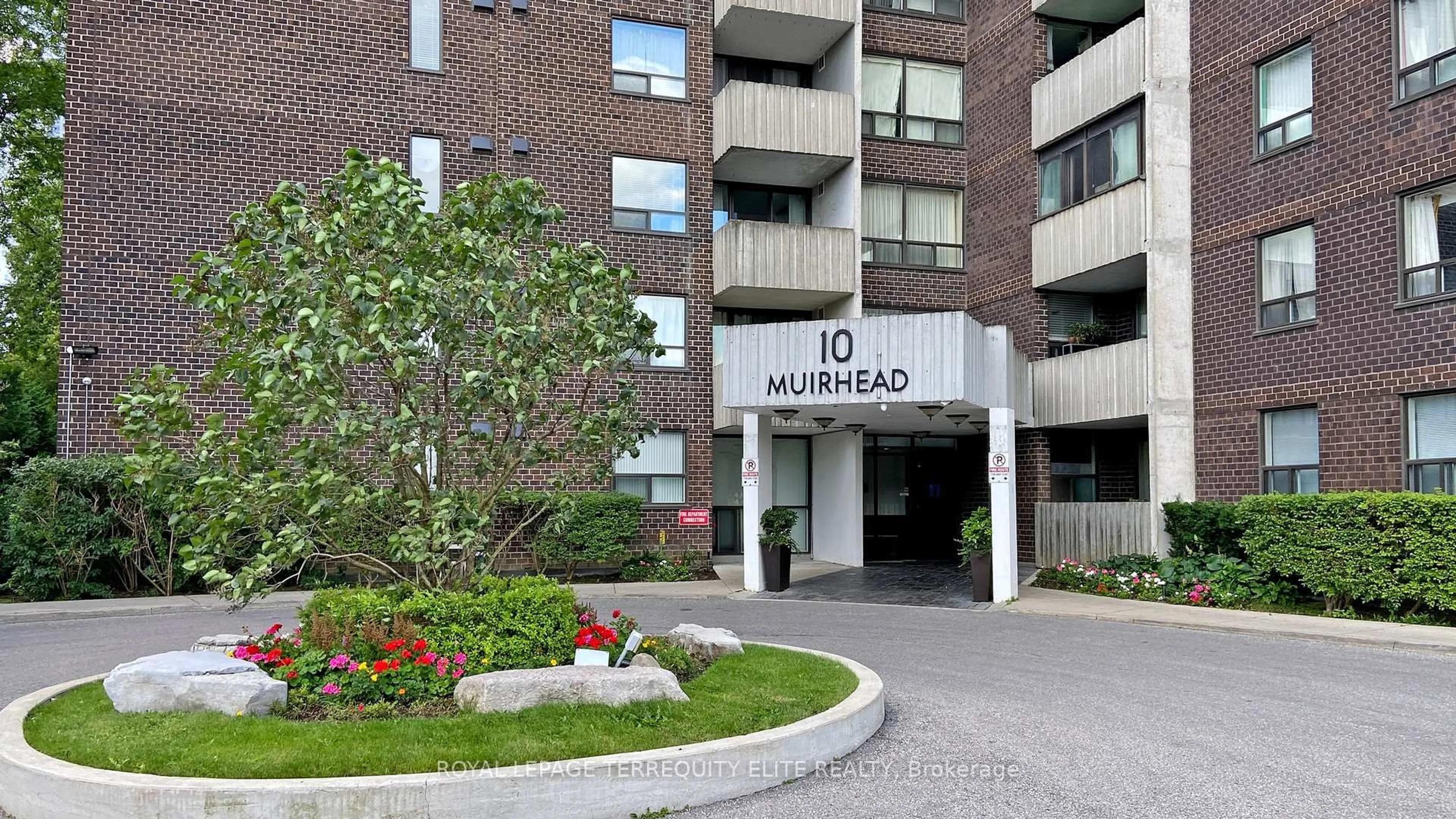 Indoor foyer for 10 Muirhead Rd #1810, Toronto Ontario M2J 4P9