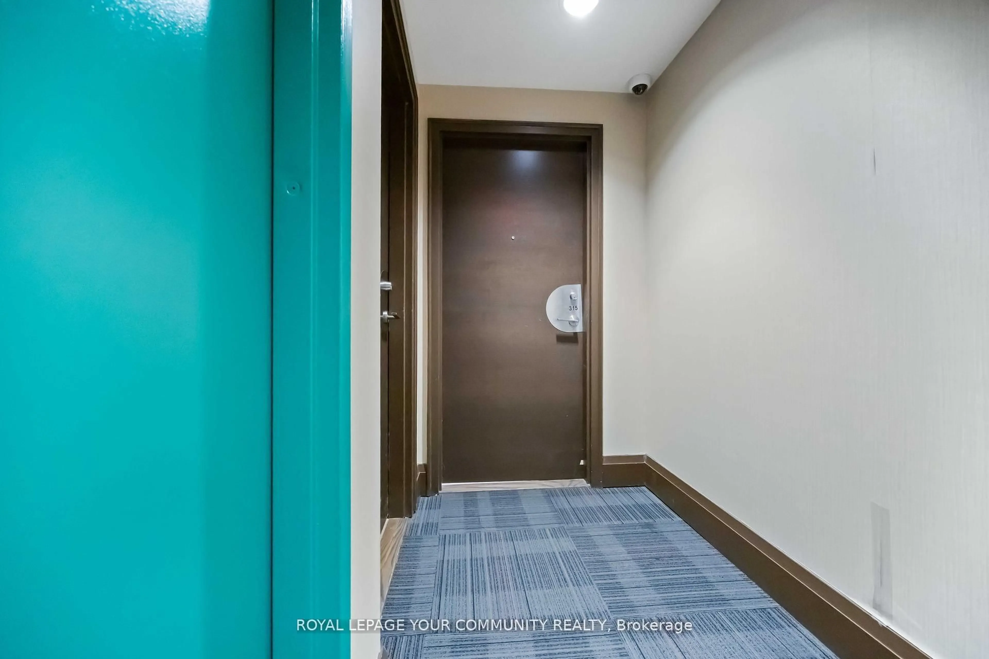 Indoor foyer for 222 Finch Ave #315, Toronto Ontario M2R 1M6