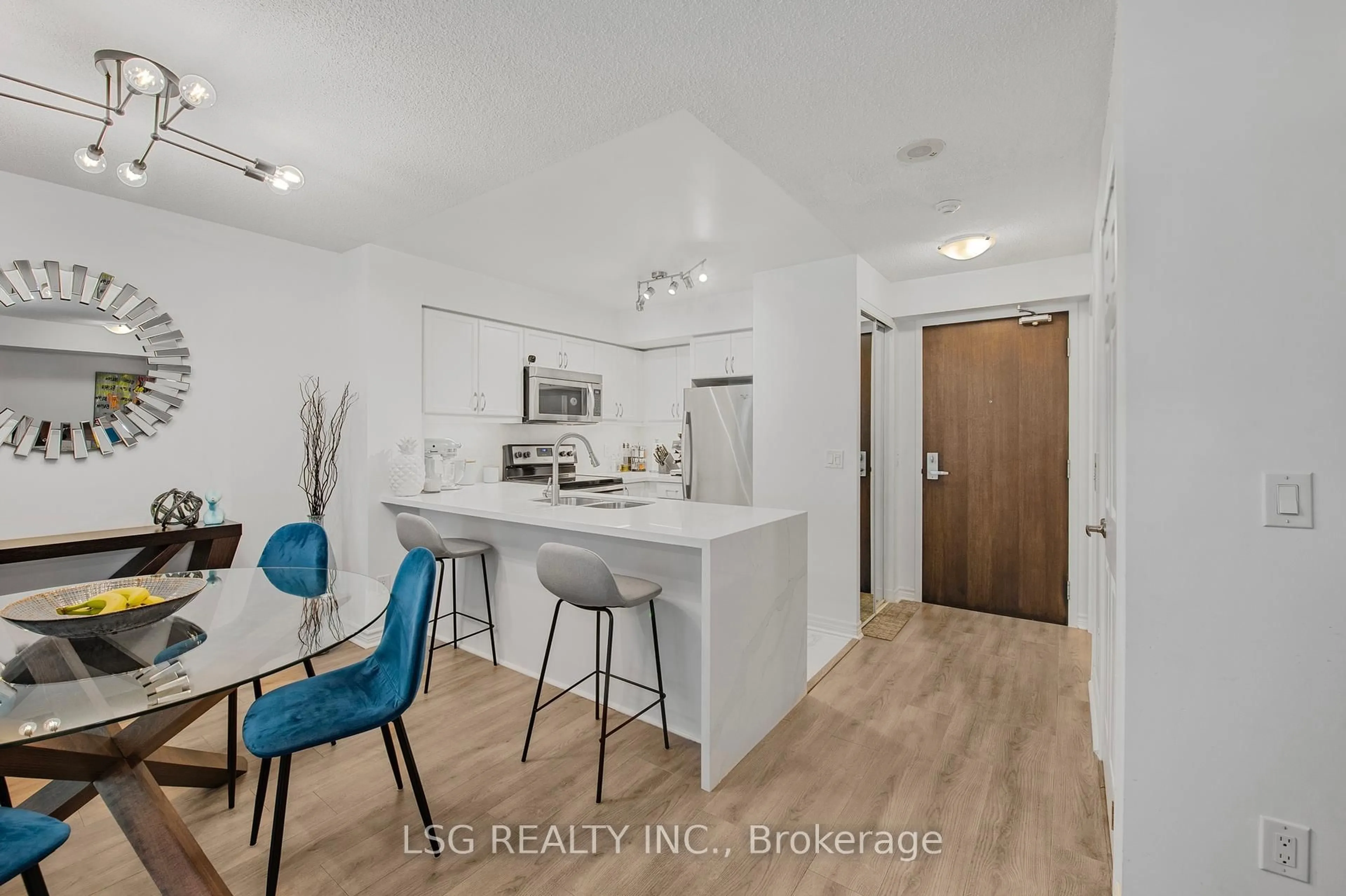 Unknown for 19 Grand Trunk Cres #1908, Toronto Ontario M5J 3A3