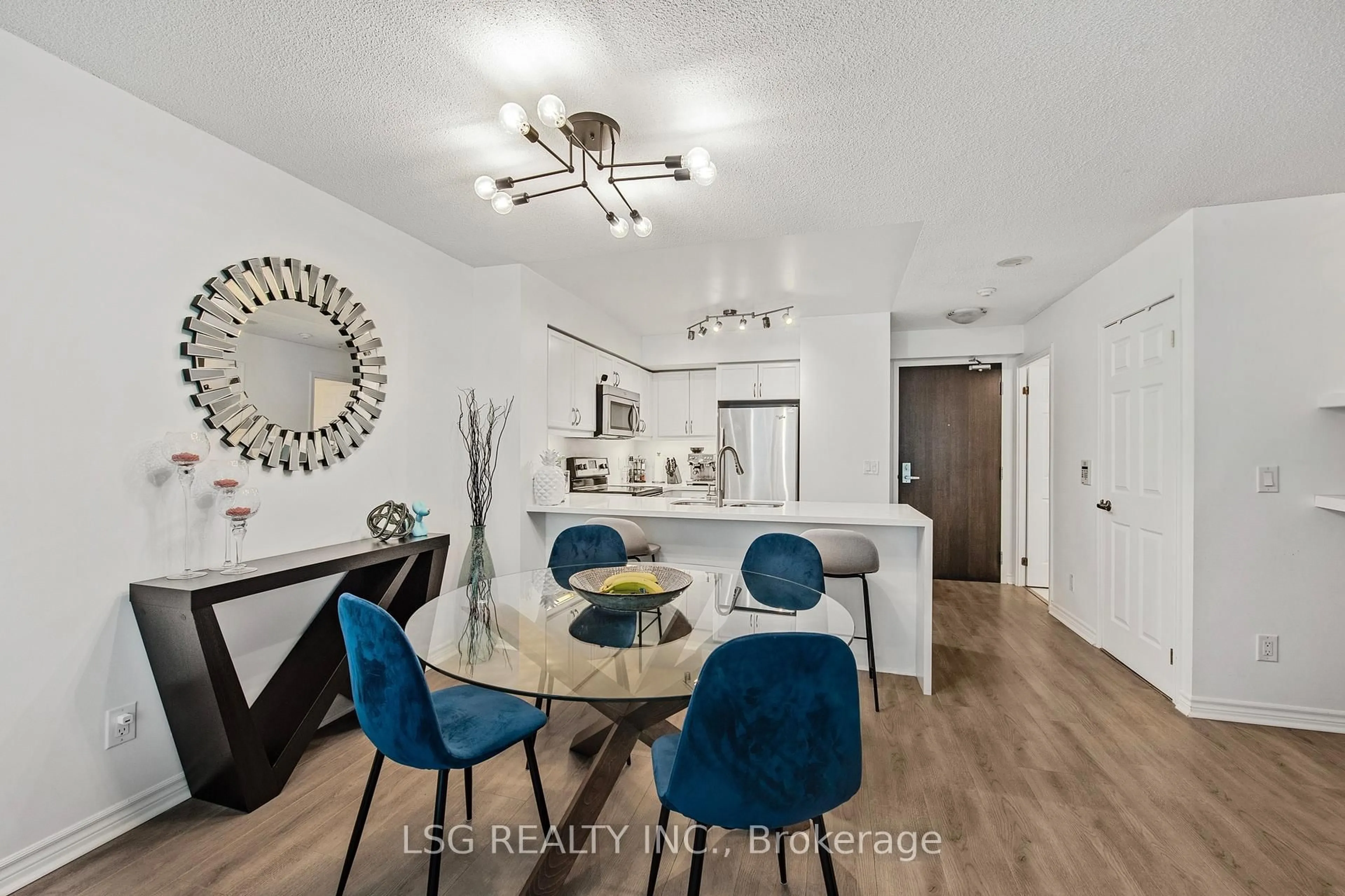 Dining room, wood/laminate floor for 19 Grand Trunk Cres #1908, Toronto Ontario M5J 3A3