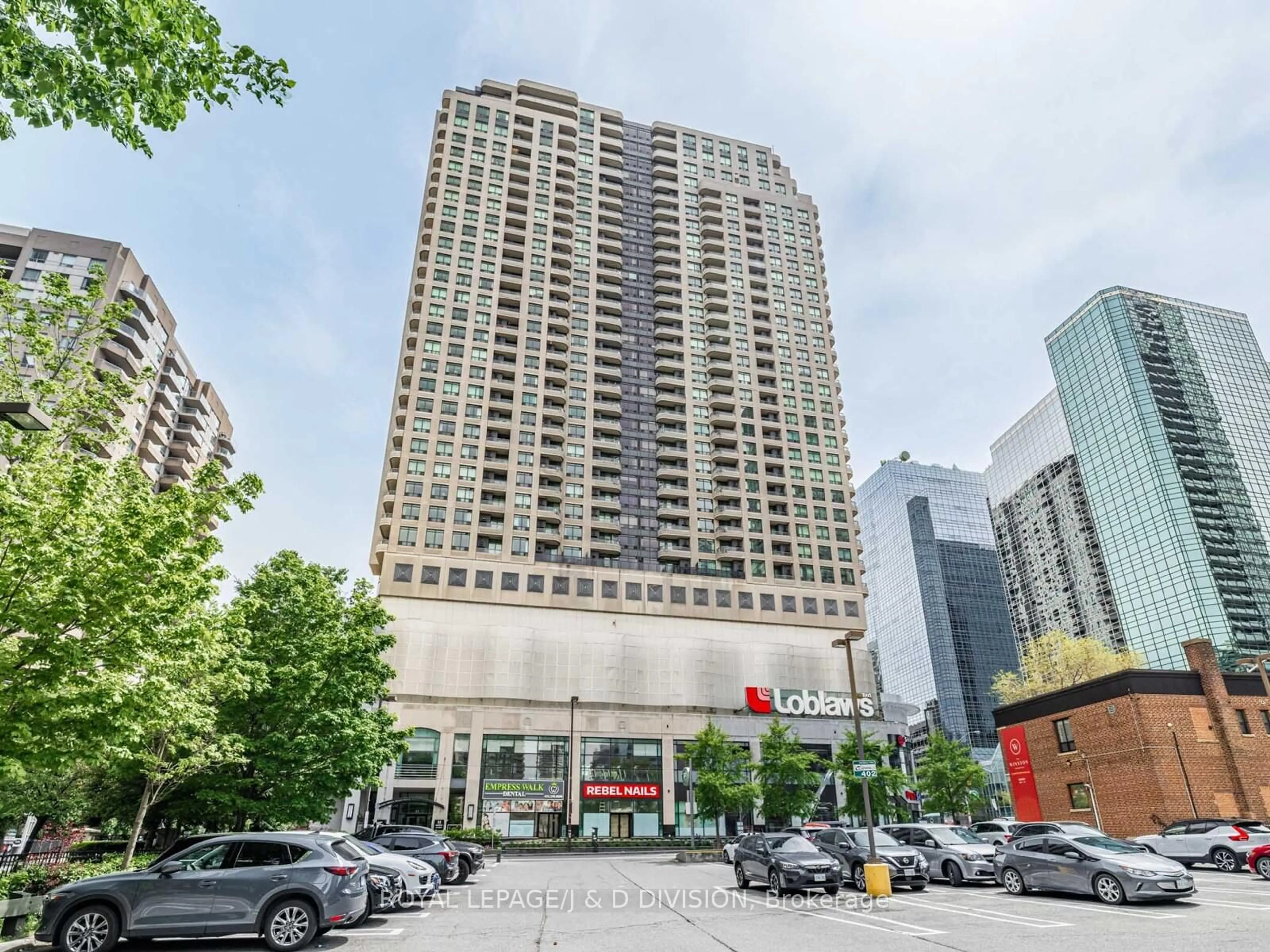Indoor foyer for 33 Empress Ave #2311, Toronto Ontario M2N 6Y7