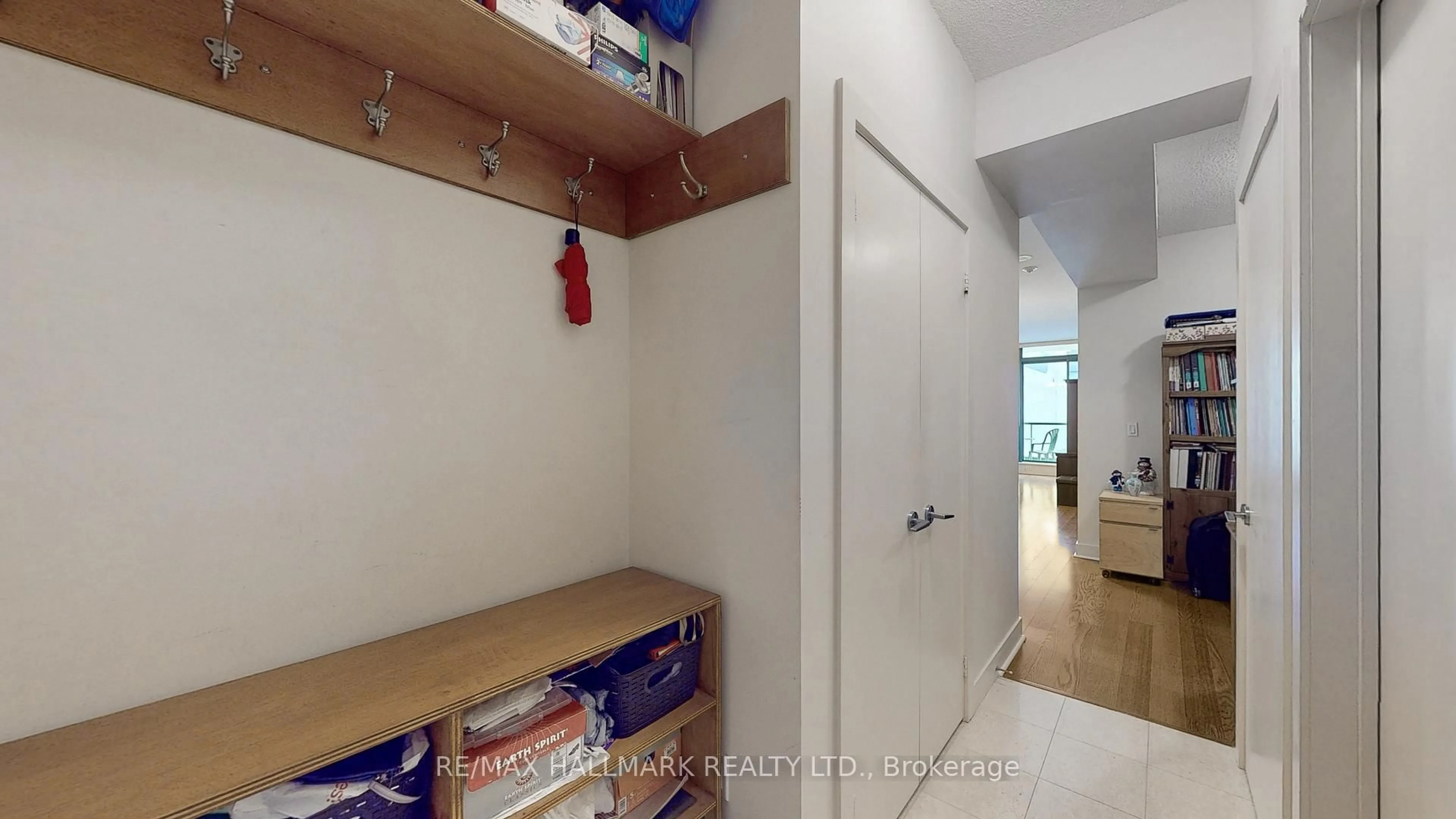 Storage room or clothes room or walk-in closet for 438 King St #414, Toronto Ontario M5V 3T9