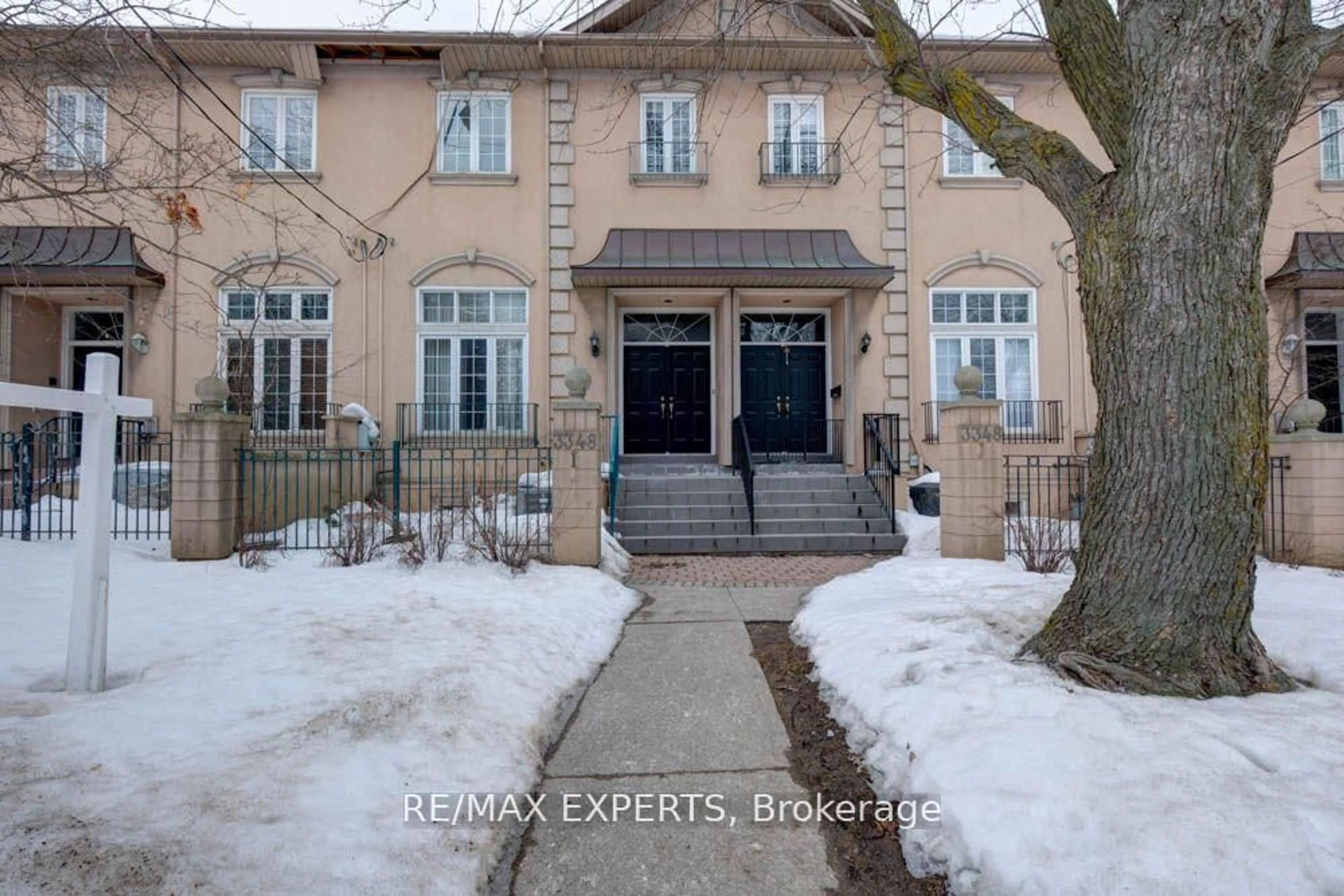 Indoor entryway for 3348 Bayview Ave #I, Toronto Ontario M2M 3R9