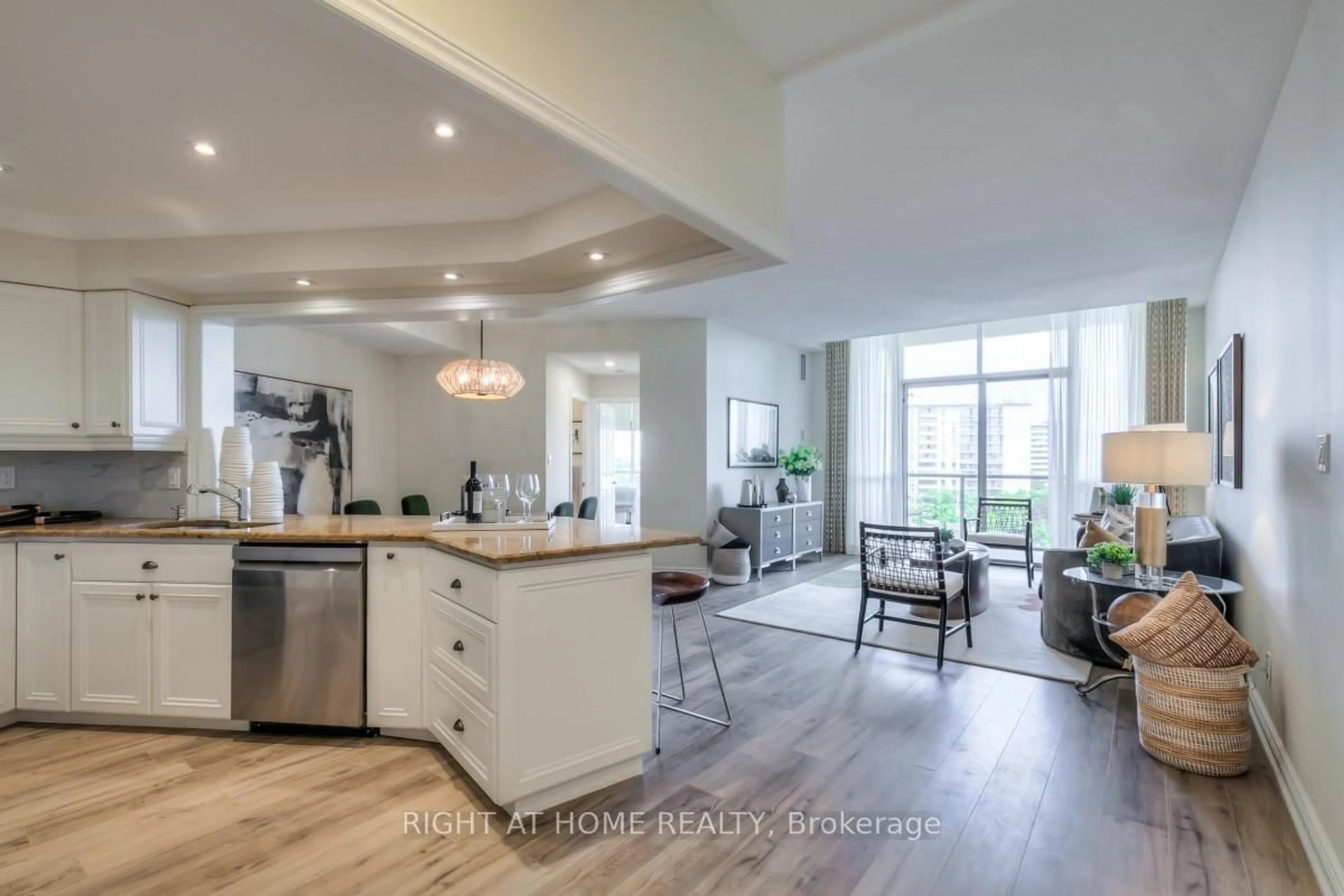 Open concept kitchen, unknown for 3181 Bayview Ave #PH17, Toronto Ontario M2K 2Y2
