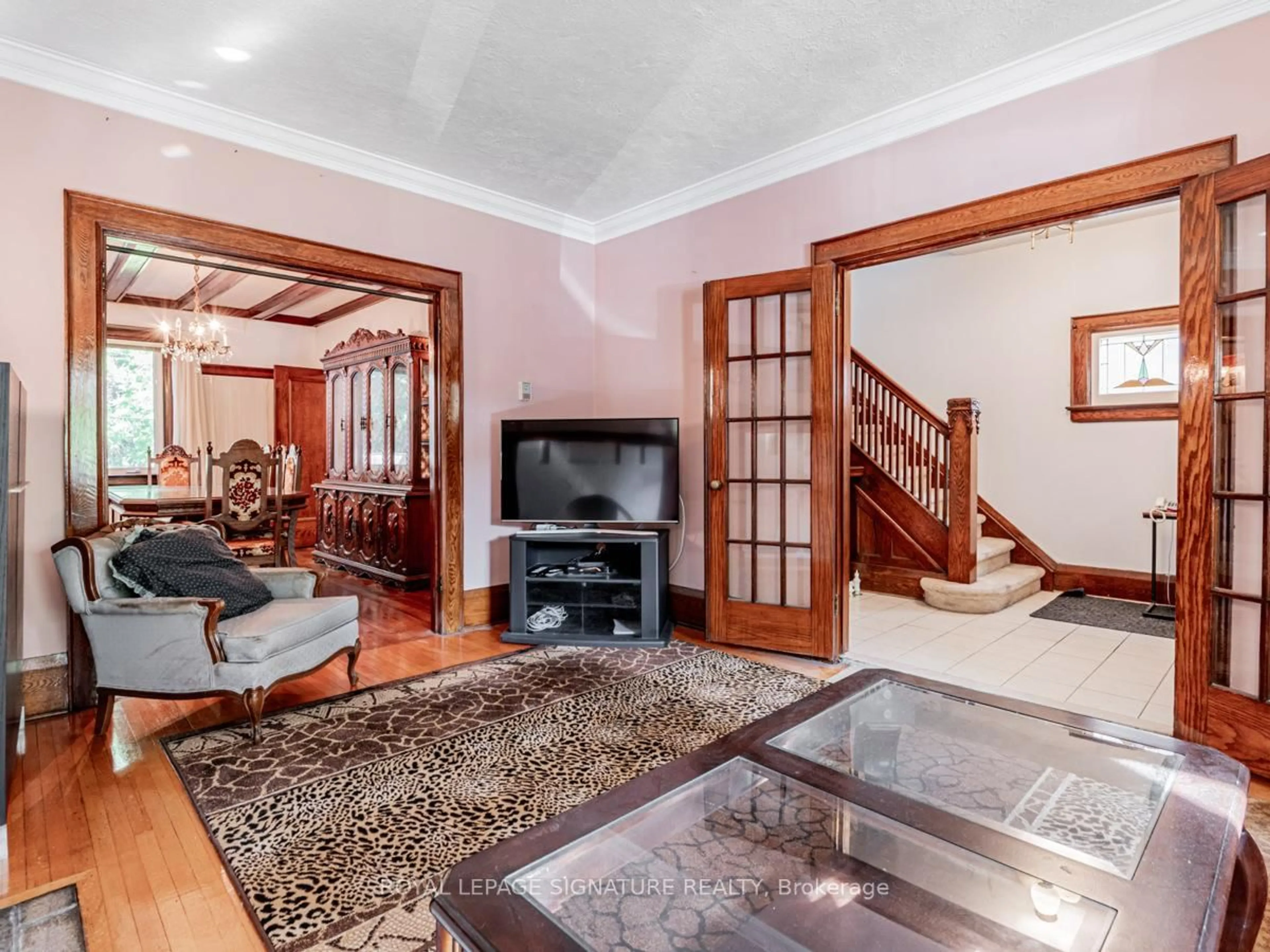 Living room with furniture, unknown for 55 Pinewood Ave, Toronto Ontario M6C 2V2