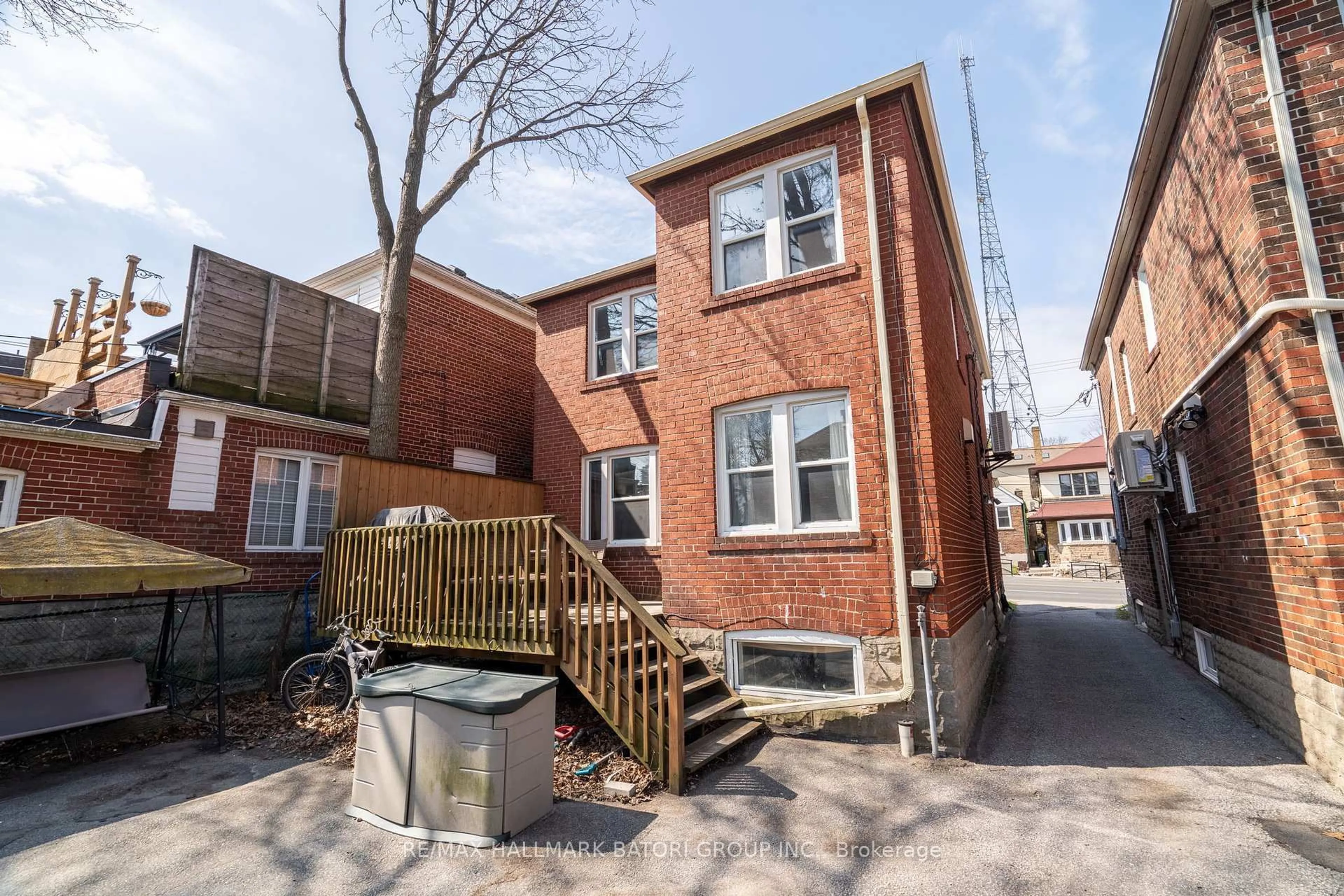 Home with brick exterior material, street for 1119 Avenue Rd, Toronto Ontario M5N 2E5