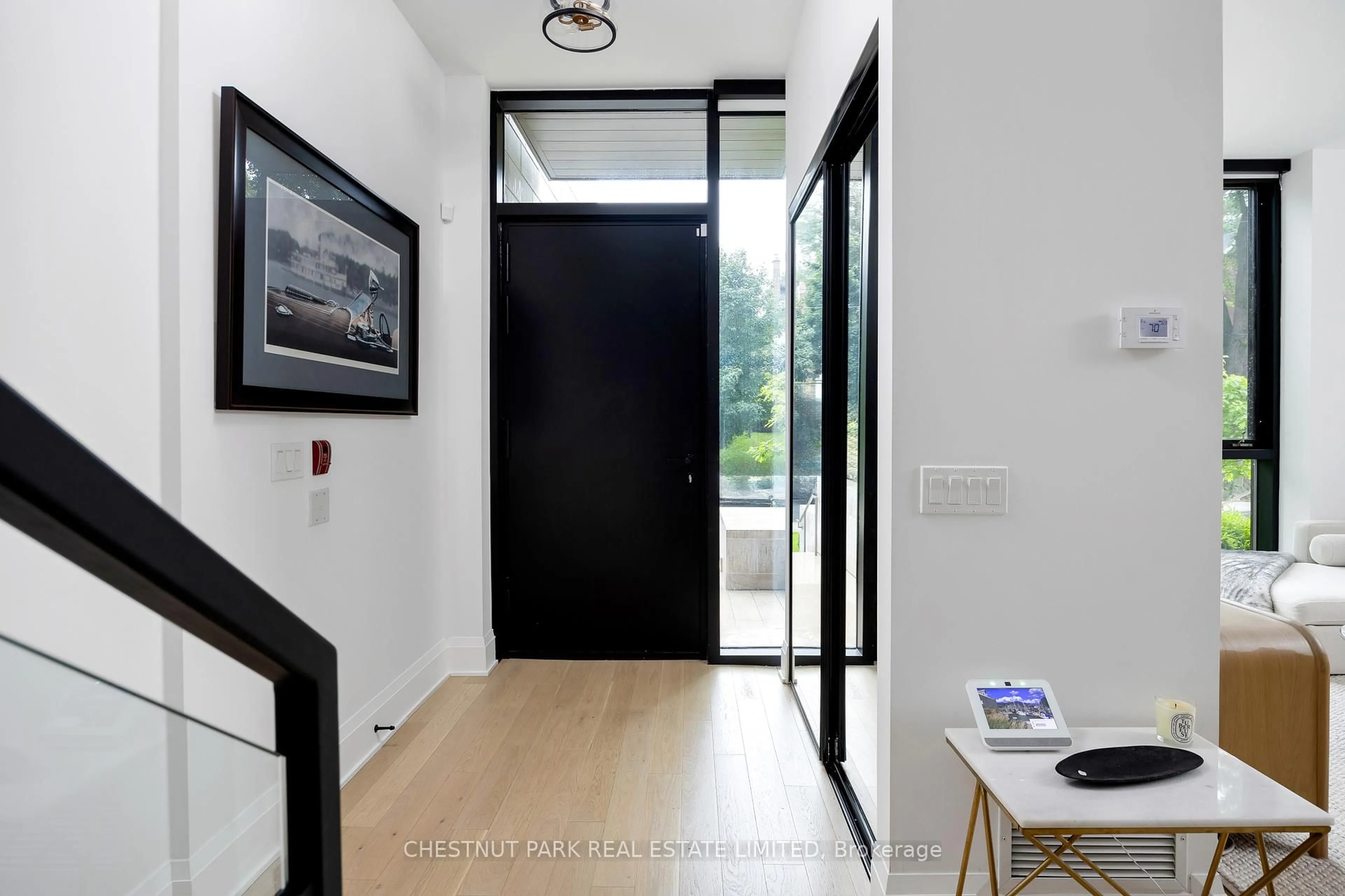 Indoor entryway for 75 Foxbar Rd, Toronto Ontario M4V 2G5