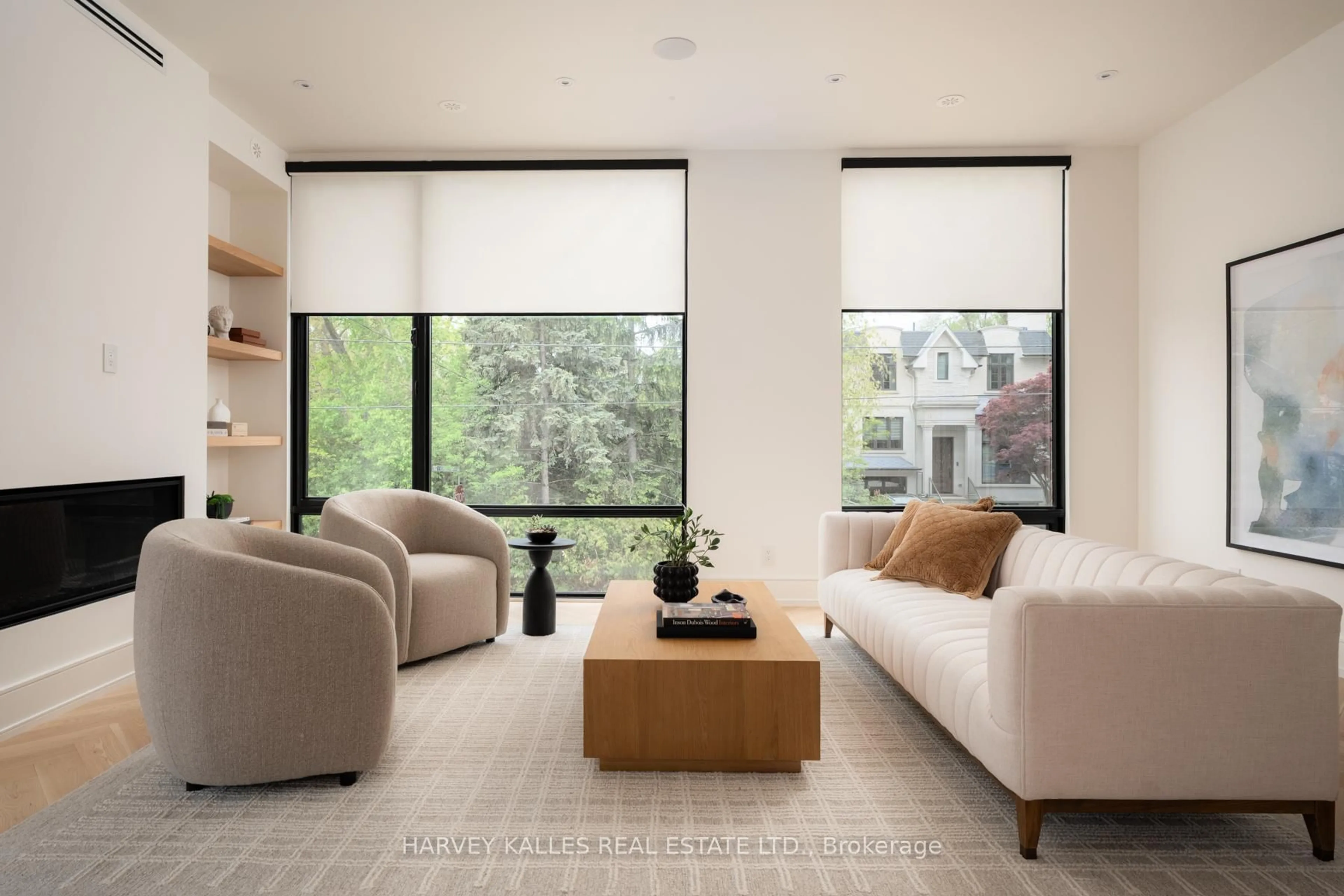 Living room with furniture, unknown for 36 Evergreen Gdns, Toronto Ontario M4G 1C5