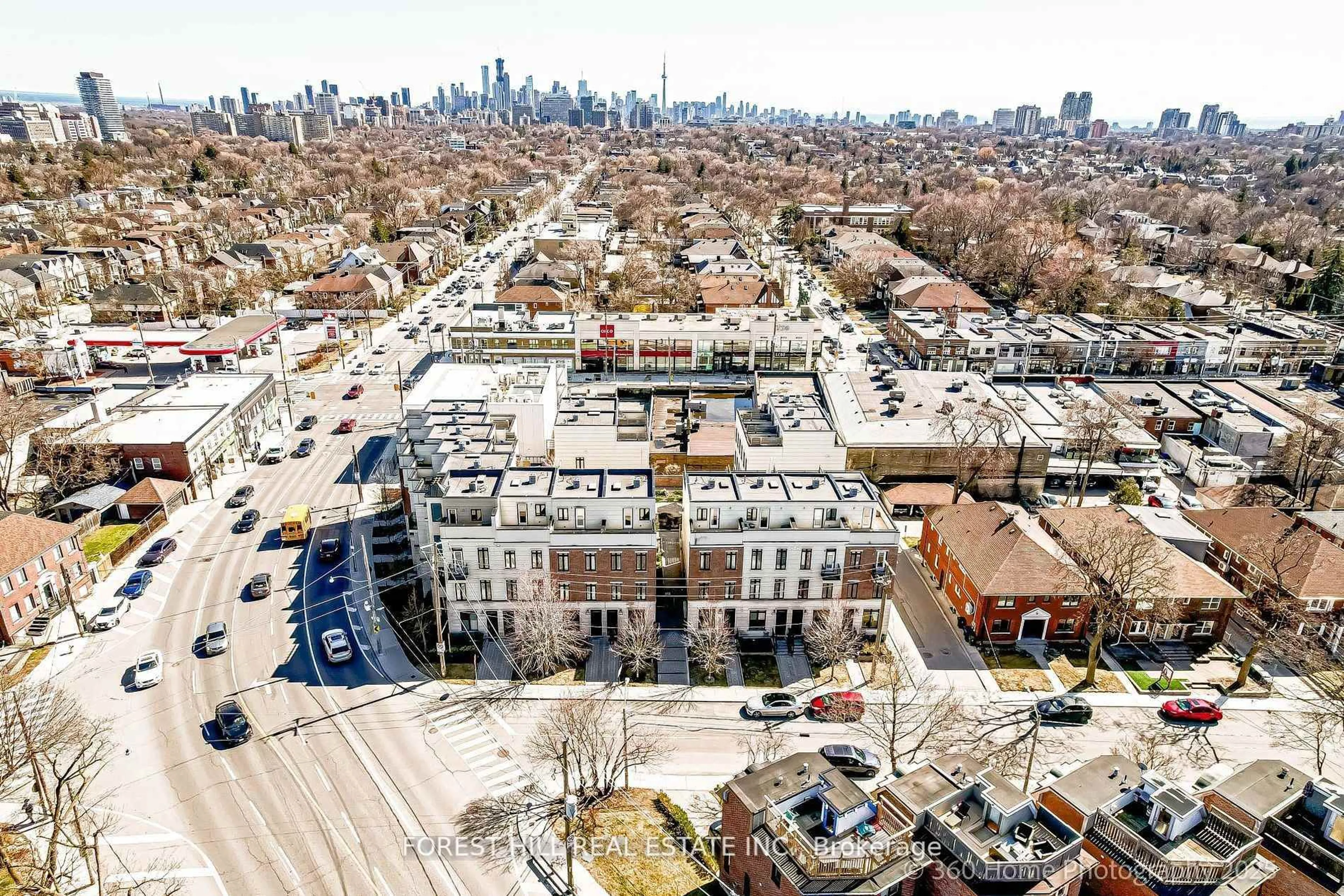A pic from outside/outdoor area/front of a property/back of a property/a pic from drone, city buildings view from balcony for 43B Burnaby Blvd, Toronto Ontario M5N 1G3