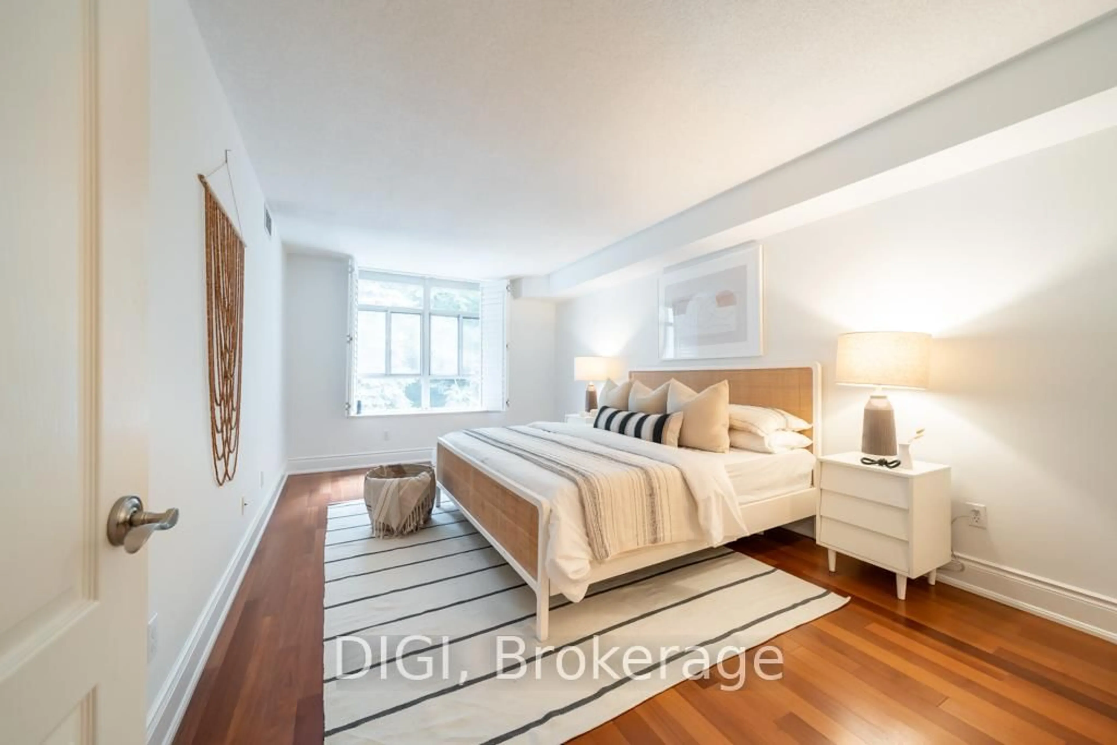 Bedroom with bed, unknown for 75 York Mills Rd #406, Toronto Ontario M2P 2E7