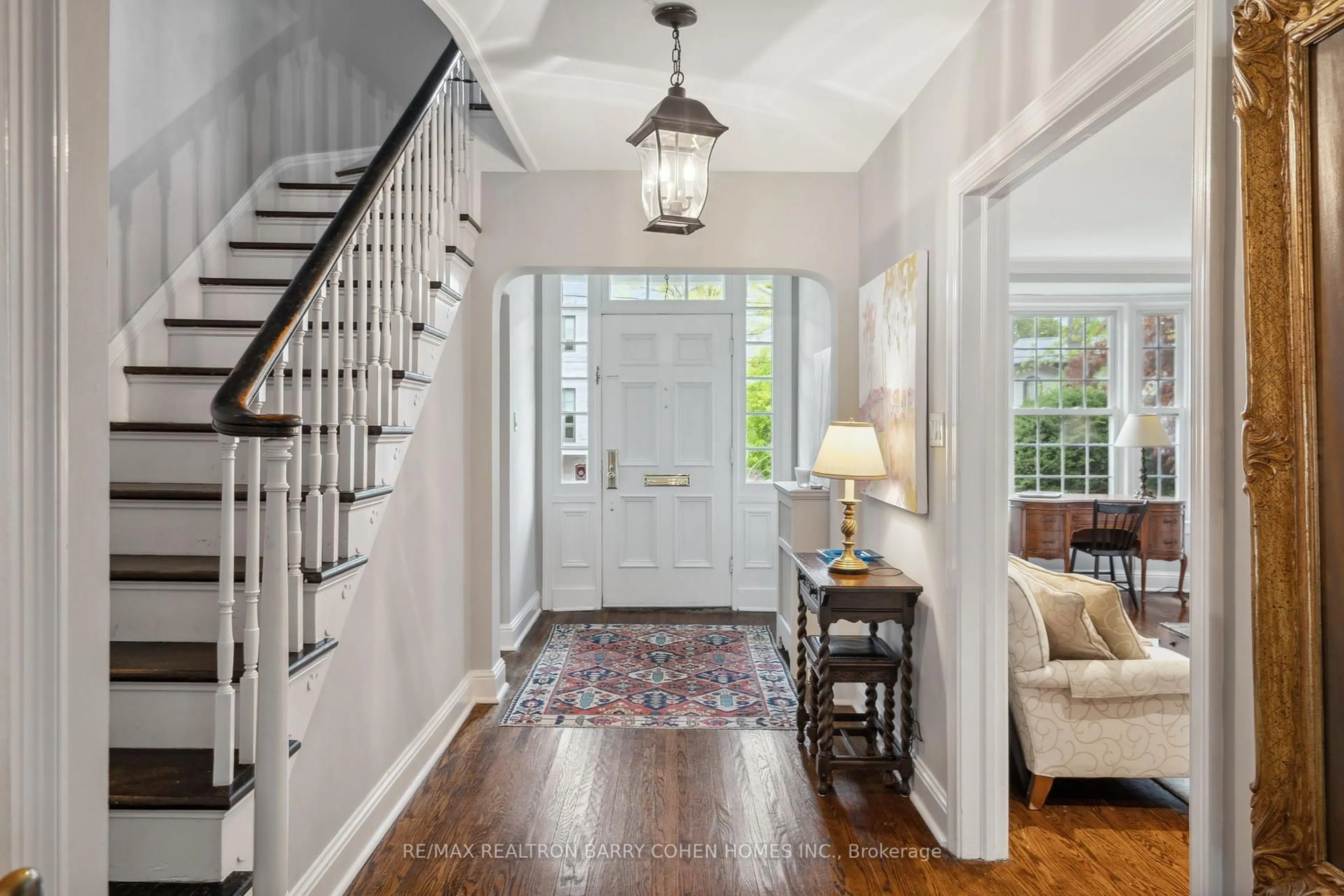 Indoor entryway for 56 Highland Cres, Toronto Ontario M2L 1G6