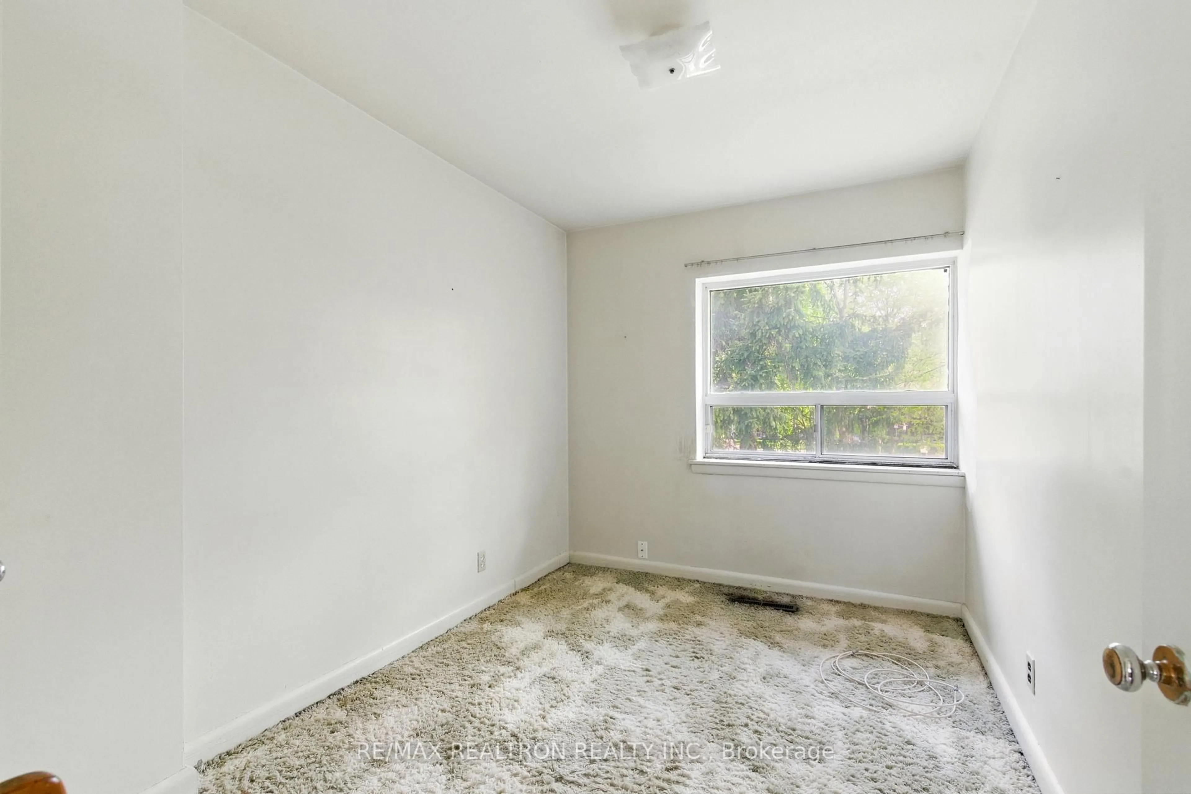 A pic of a room for 104 Barber Greene Rd, Toronto Ontario M3C 2A4