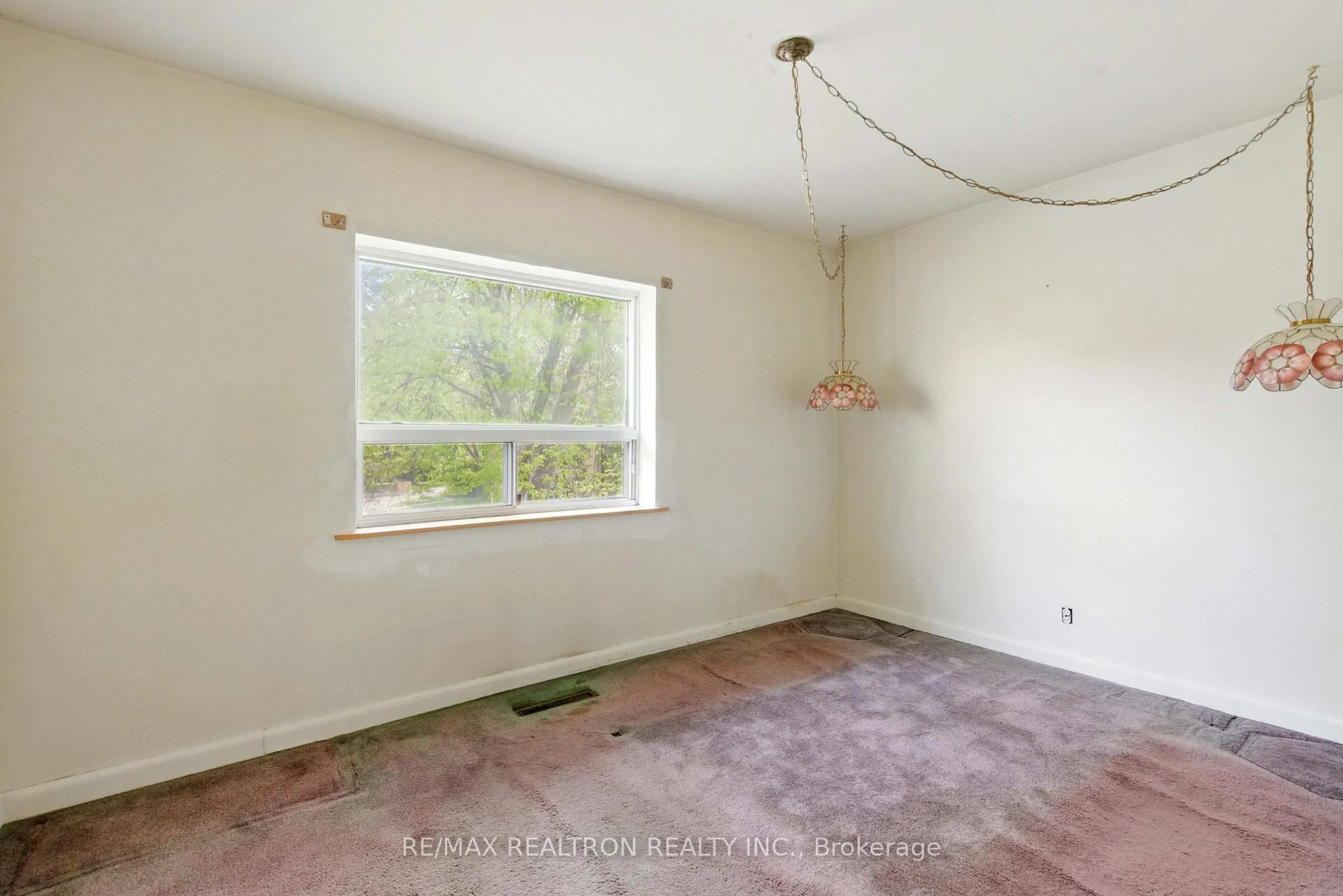 A pic of a room for 104 Barber Greene Rd, Toronto Ontario M3C 2A4