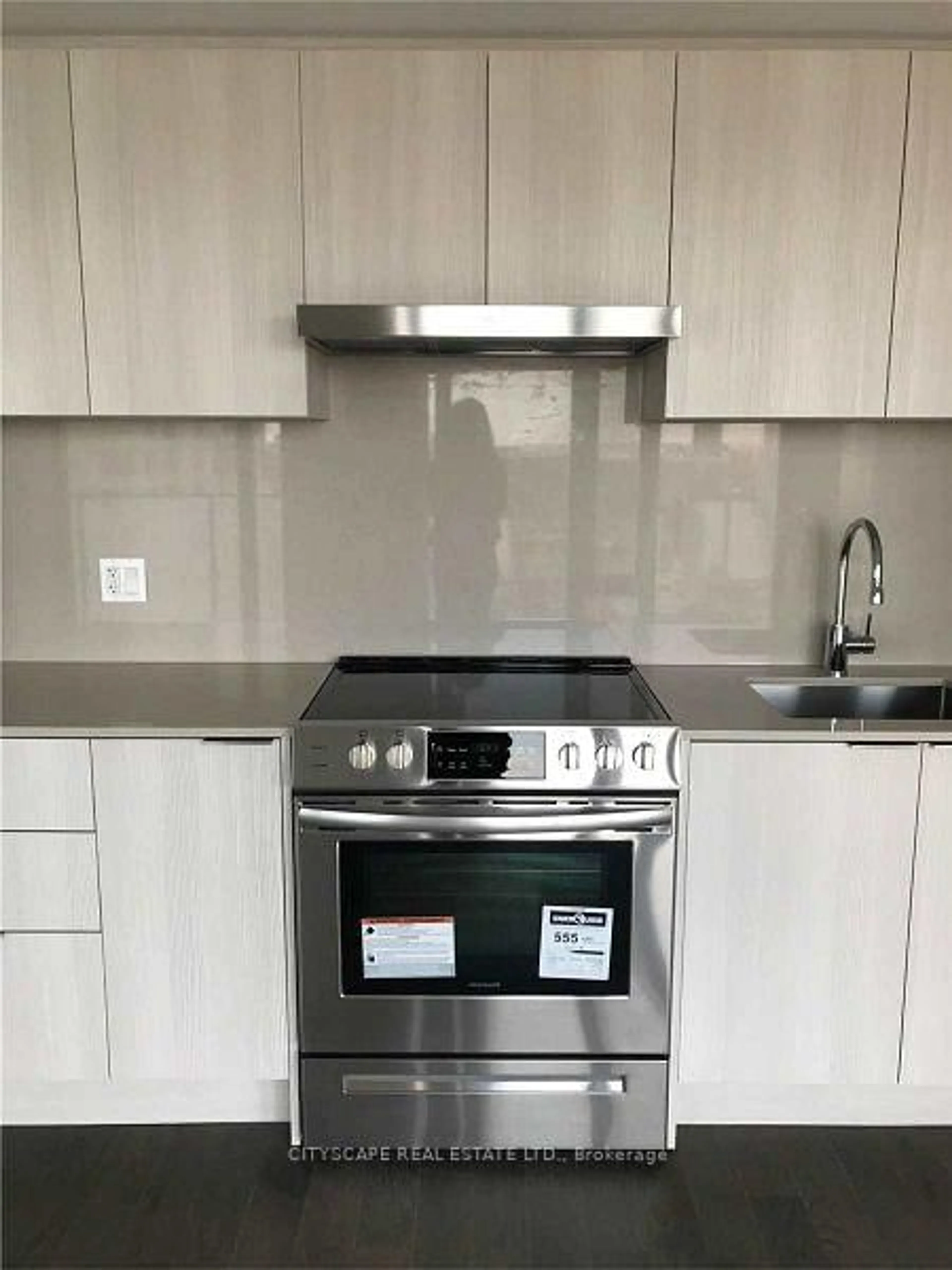 Standard kitchen, unknown for 25 Richmond St #1717, Toronto Ontario M5C 0A6