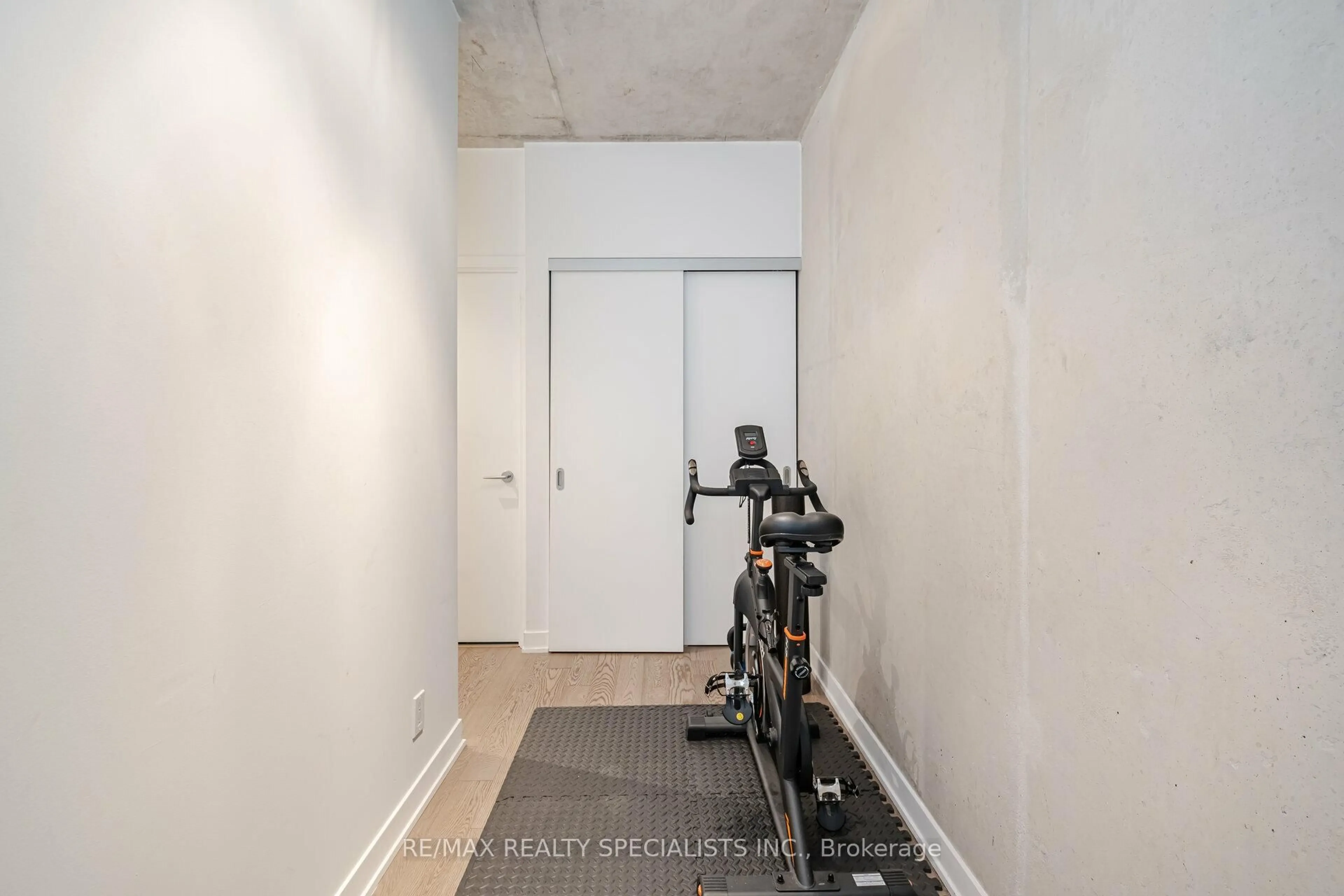 A pic of a room for 318 King St #318, Toronto Ontario M5A 1K6