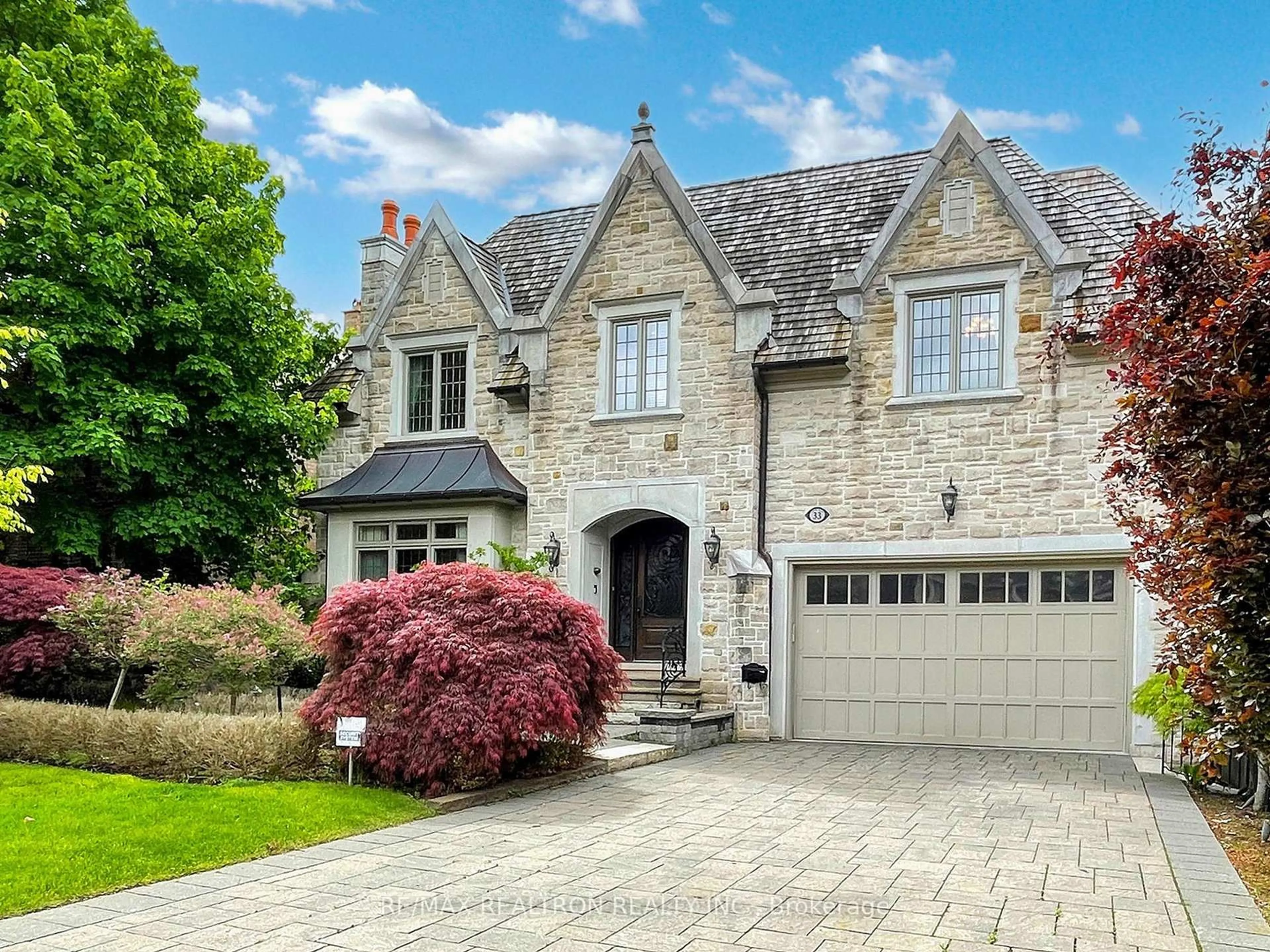 Home with brick exterior material, street for 33 Owen Blvd, Toronto Ontario M2P 1G2