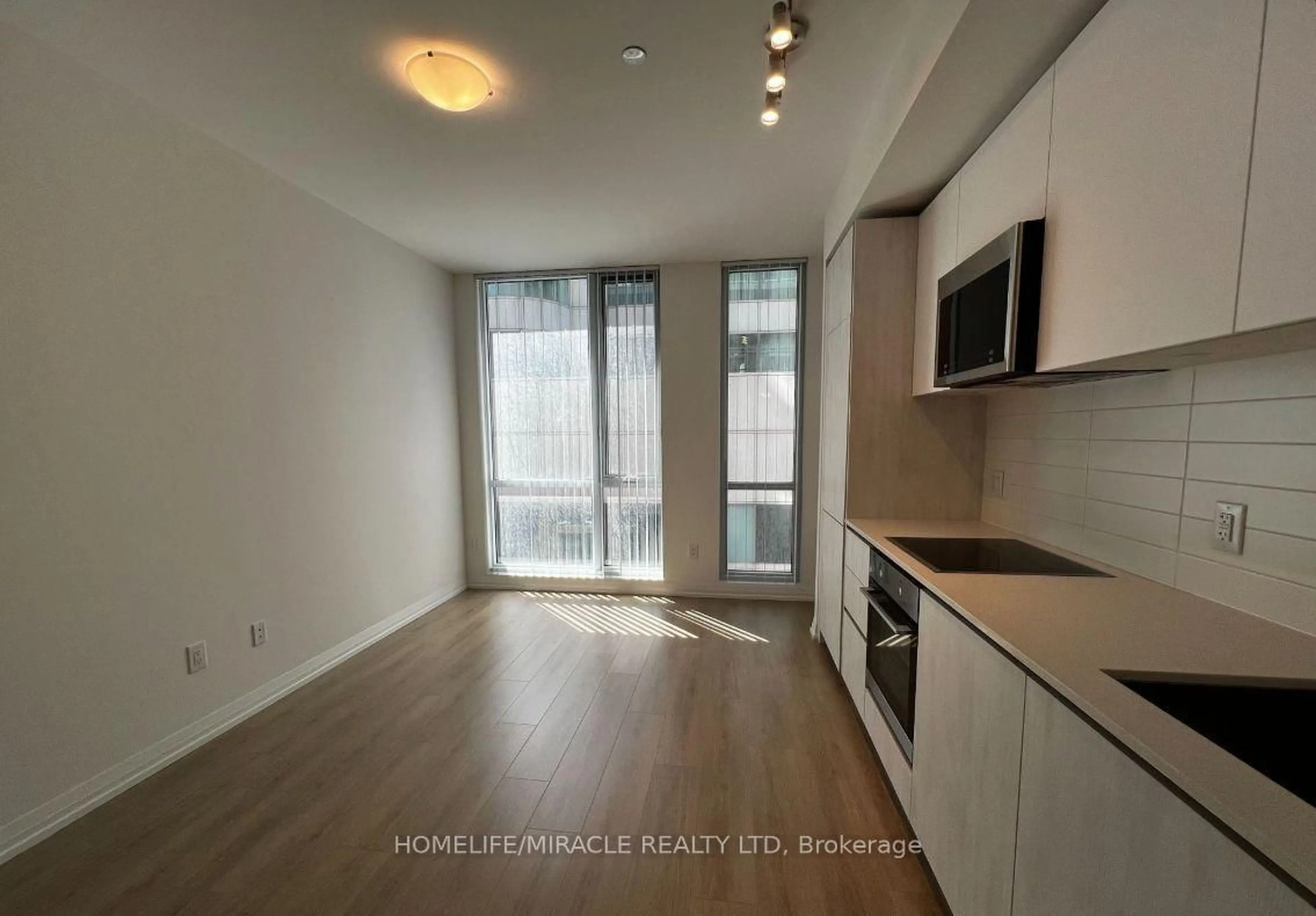 Unknown for 8 Widmer St #1110, Toronto Ontario M5V 0W6