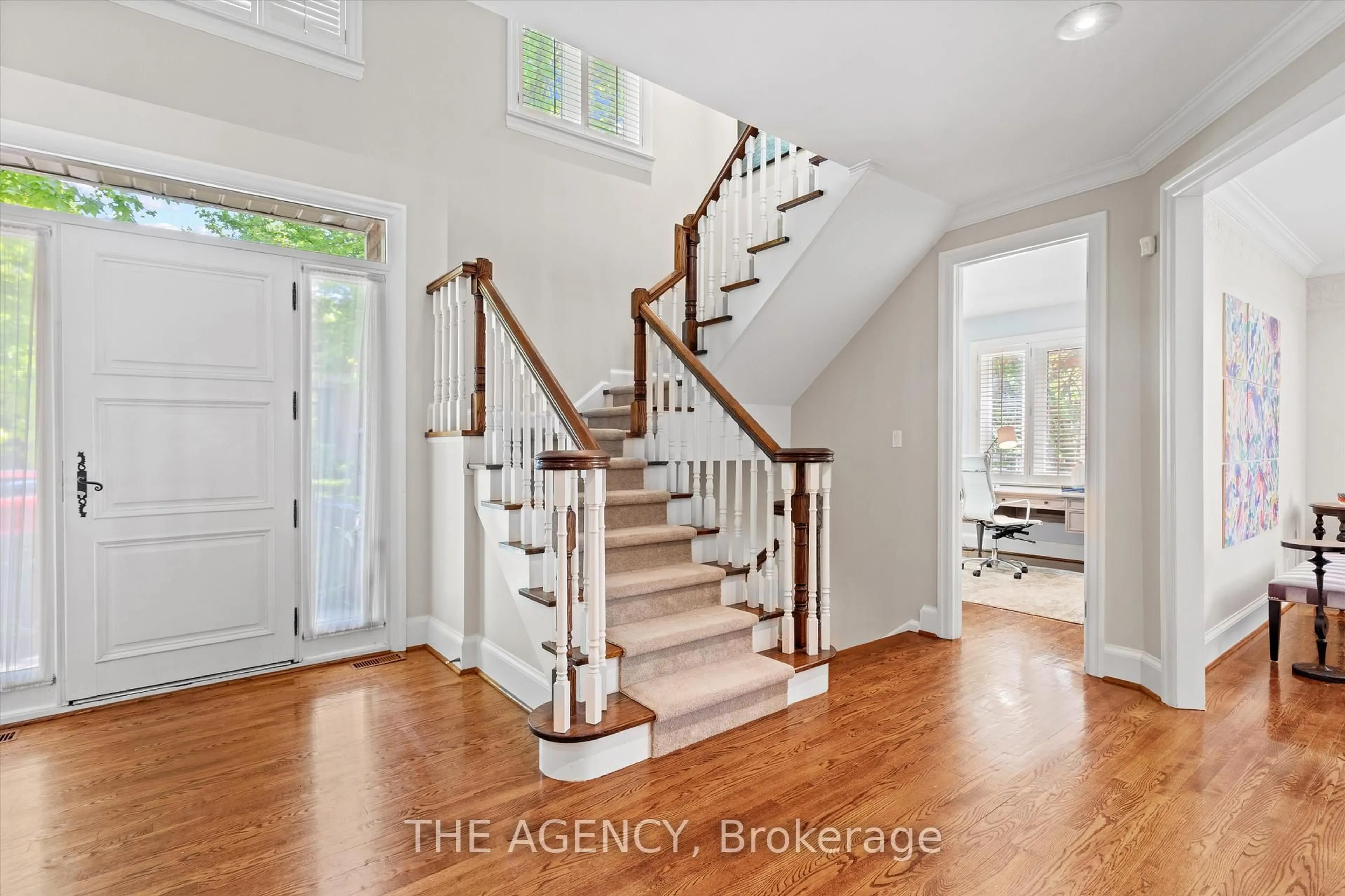 Indoor entryway for 30 Grey Rd, Toronto Ontario M5M 4E2