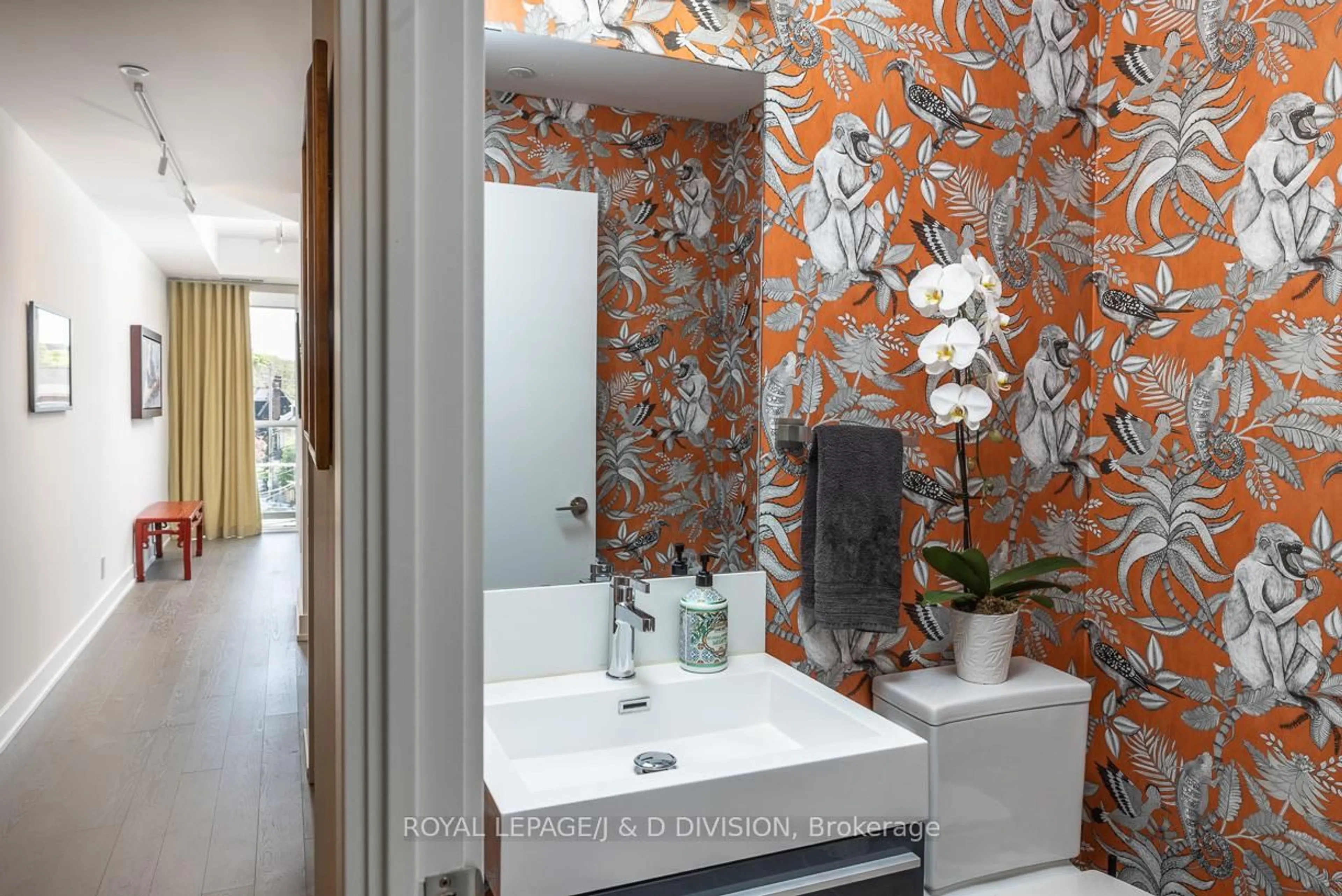 Contemporary bathroom, ceramic/tile floor for 181 Bedford Rd #309, Toronto Ontario M5R 3P8
