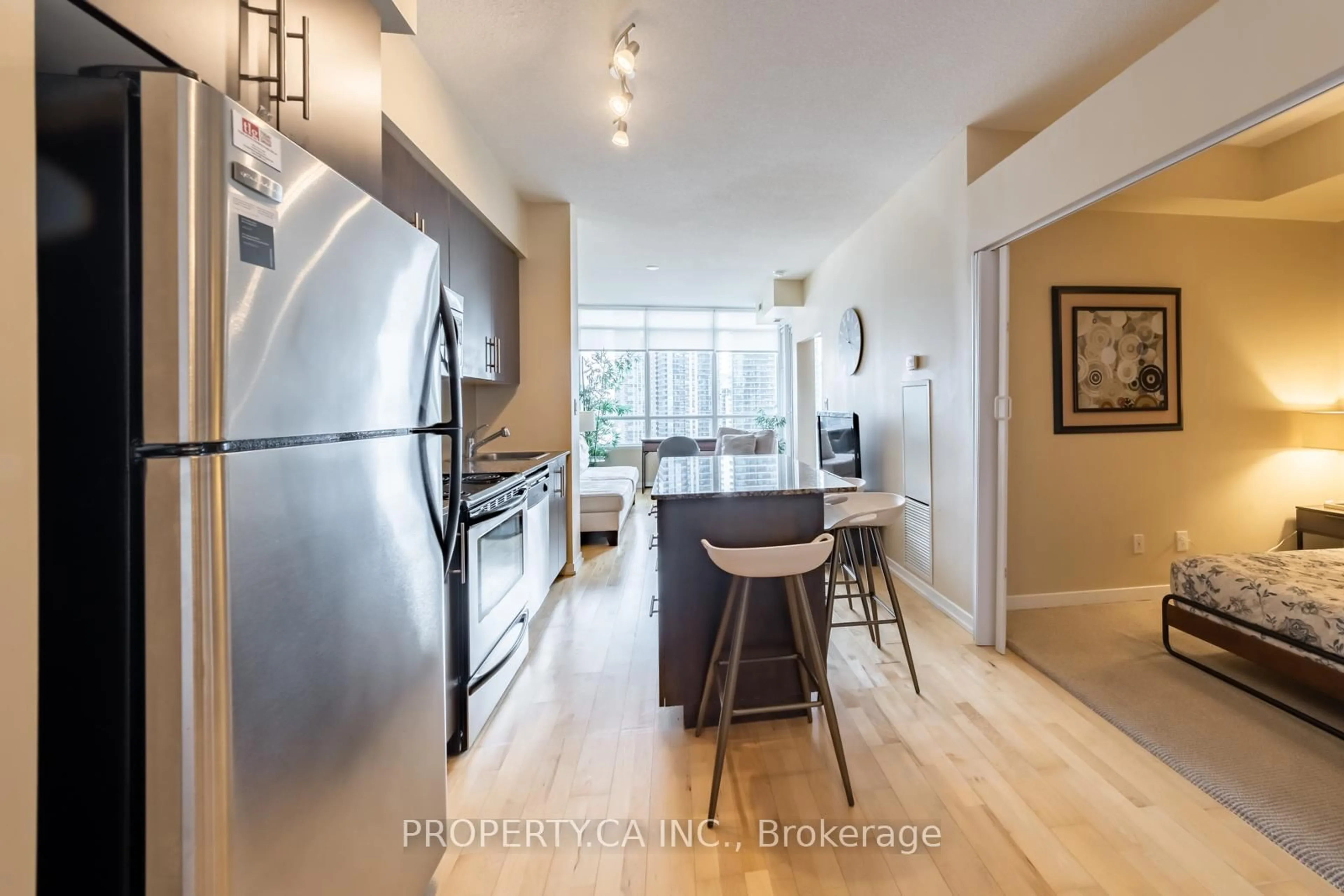 Open concept kitchen, unknown for 55 Bremner Blvd #2205, Toronto Ontario M5J 0A6