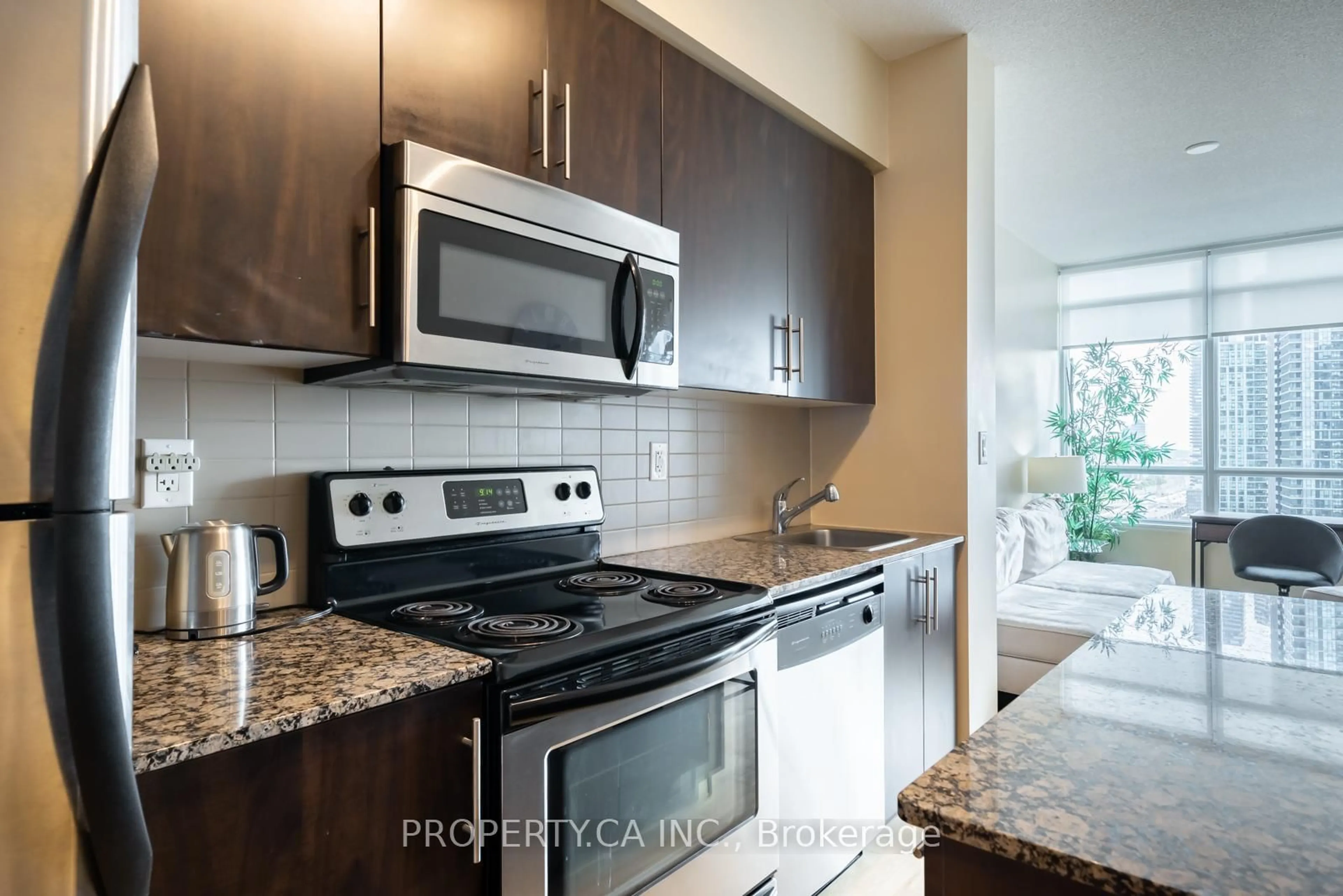 Standard kitchen, ceramic/tile floor for 55 Bremner Blvd #2205, Toronto Ontario M5J 0A6