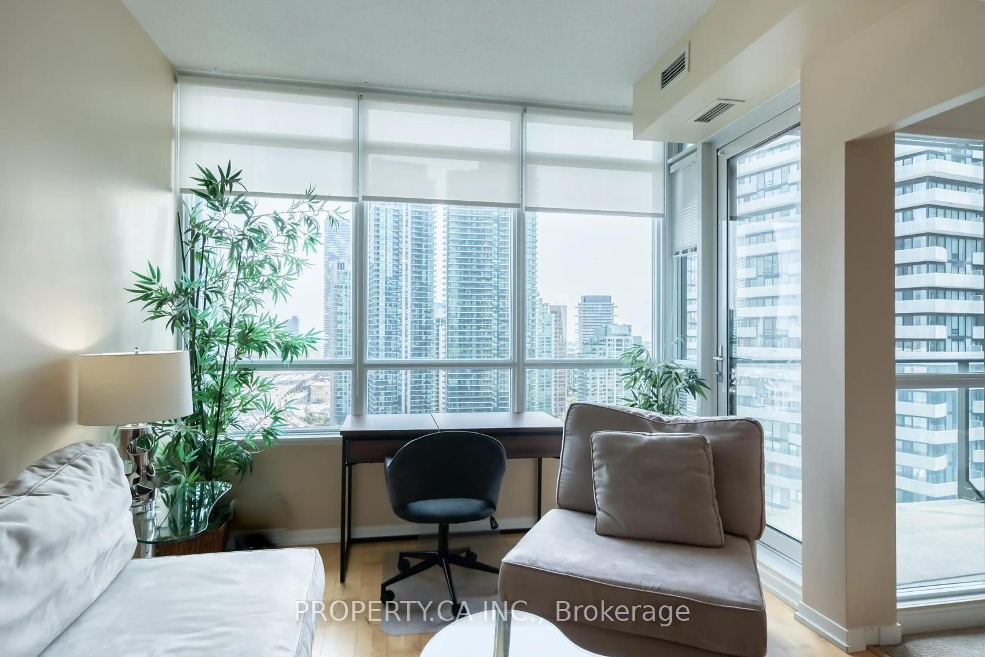 A pic of a room for 55 Bremner Blvd #2205, Toronto Ontario M5J 0A6