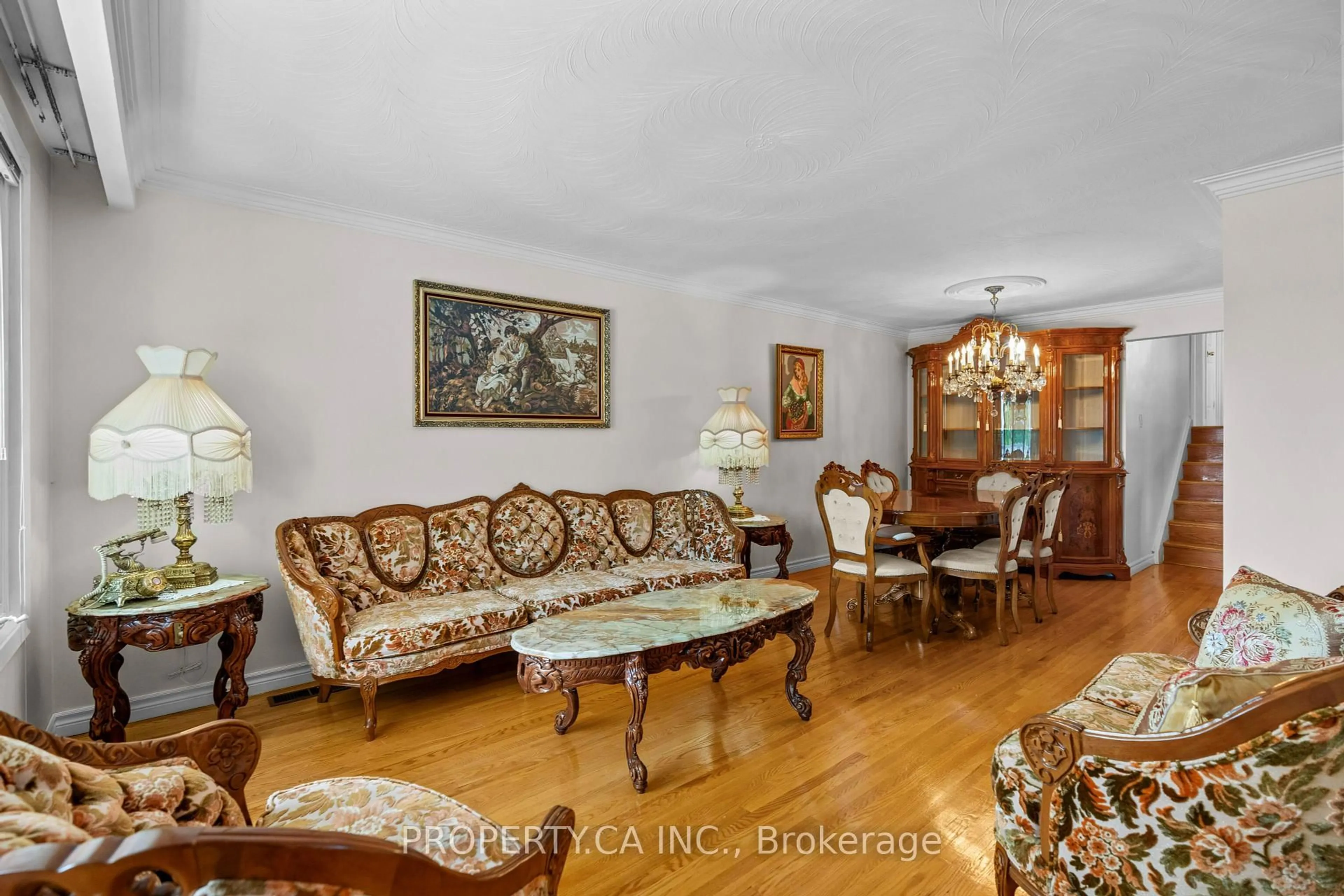 Living room with furniture, unknown for 48 Navaho Dr, Toronto Ontario M2H 2X3