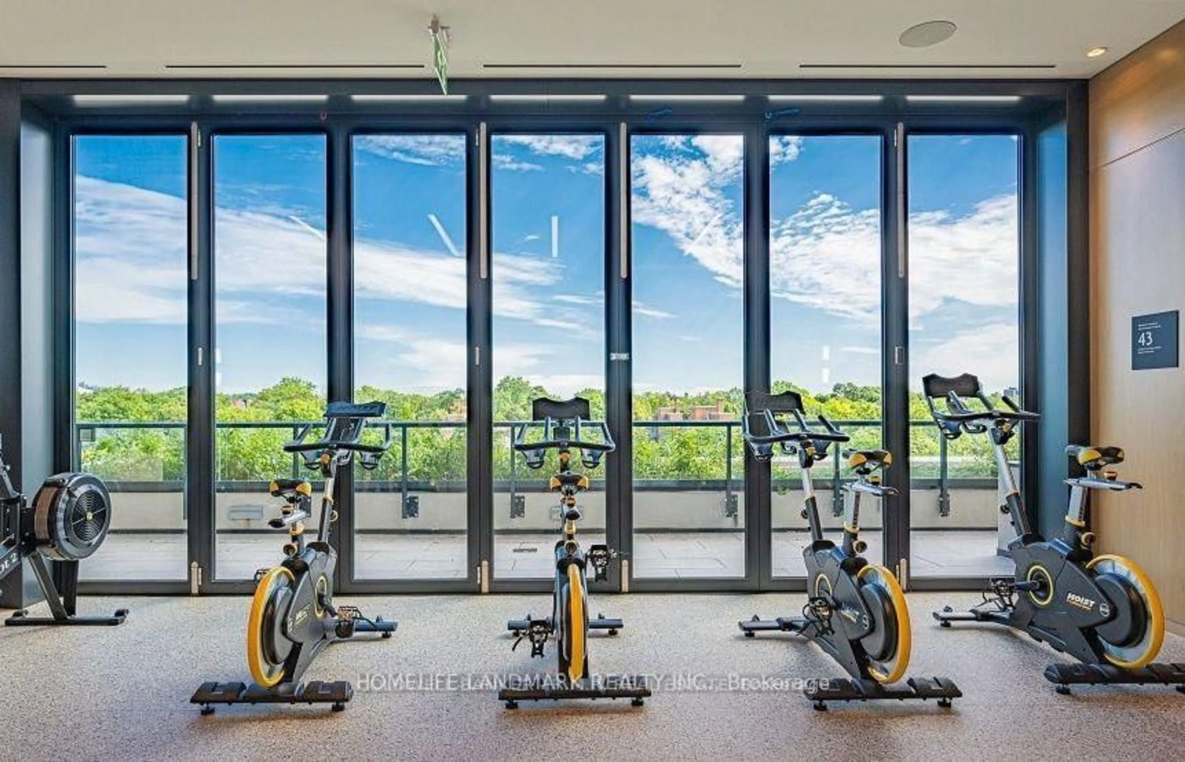 Gym or fitness room for 585 Bloor St #3318, Toronto Ontario M4W 0B3