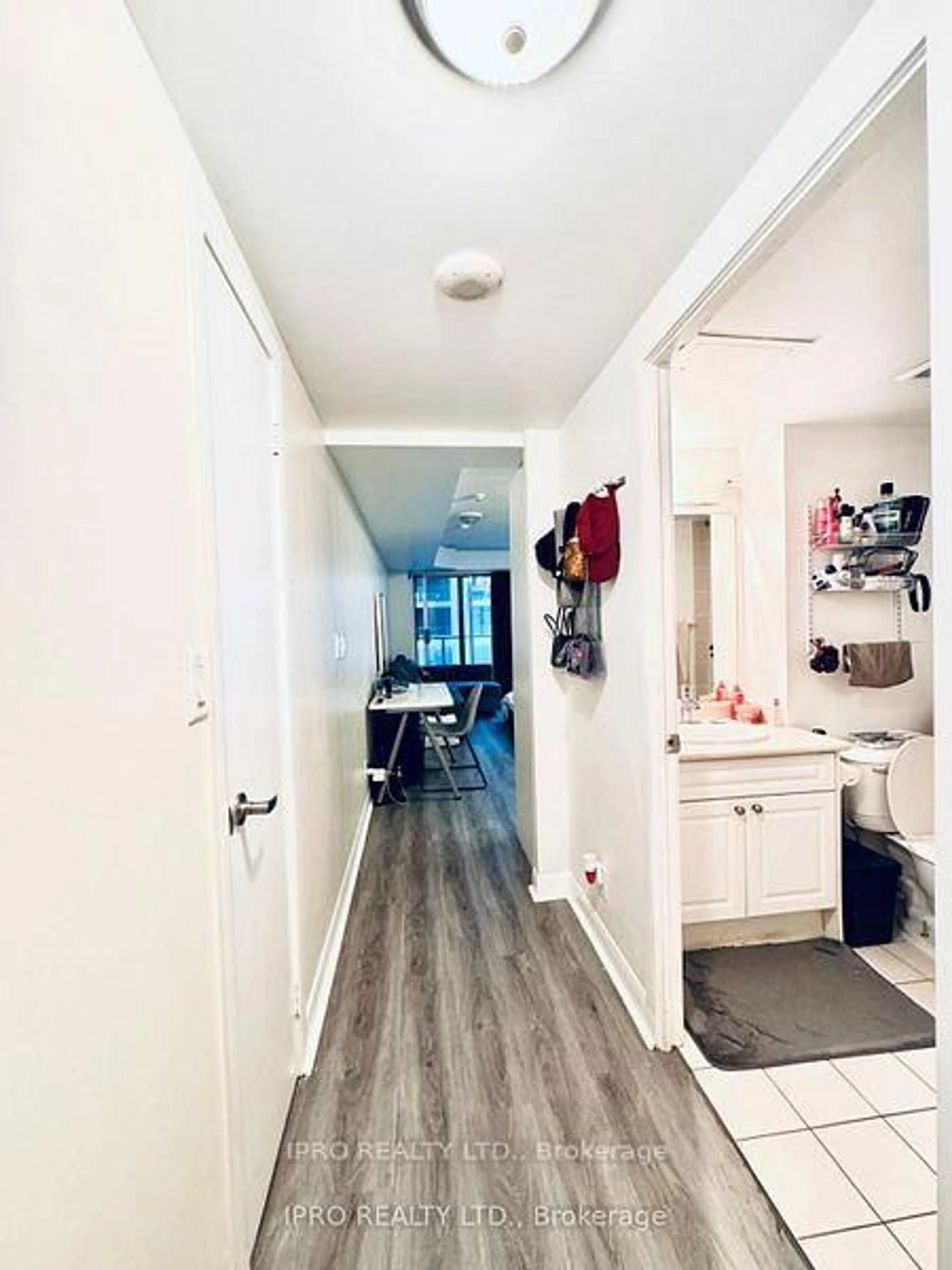 A pic of a room for 600 Fleet St #413, Toronto Ontario M5V 1B7