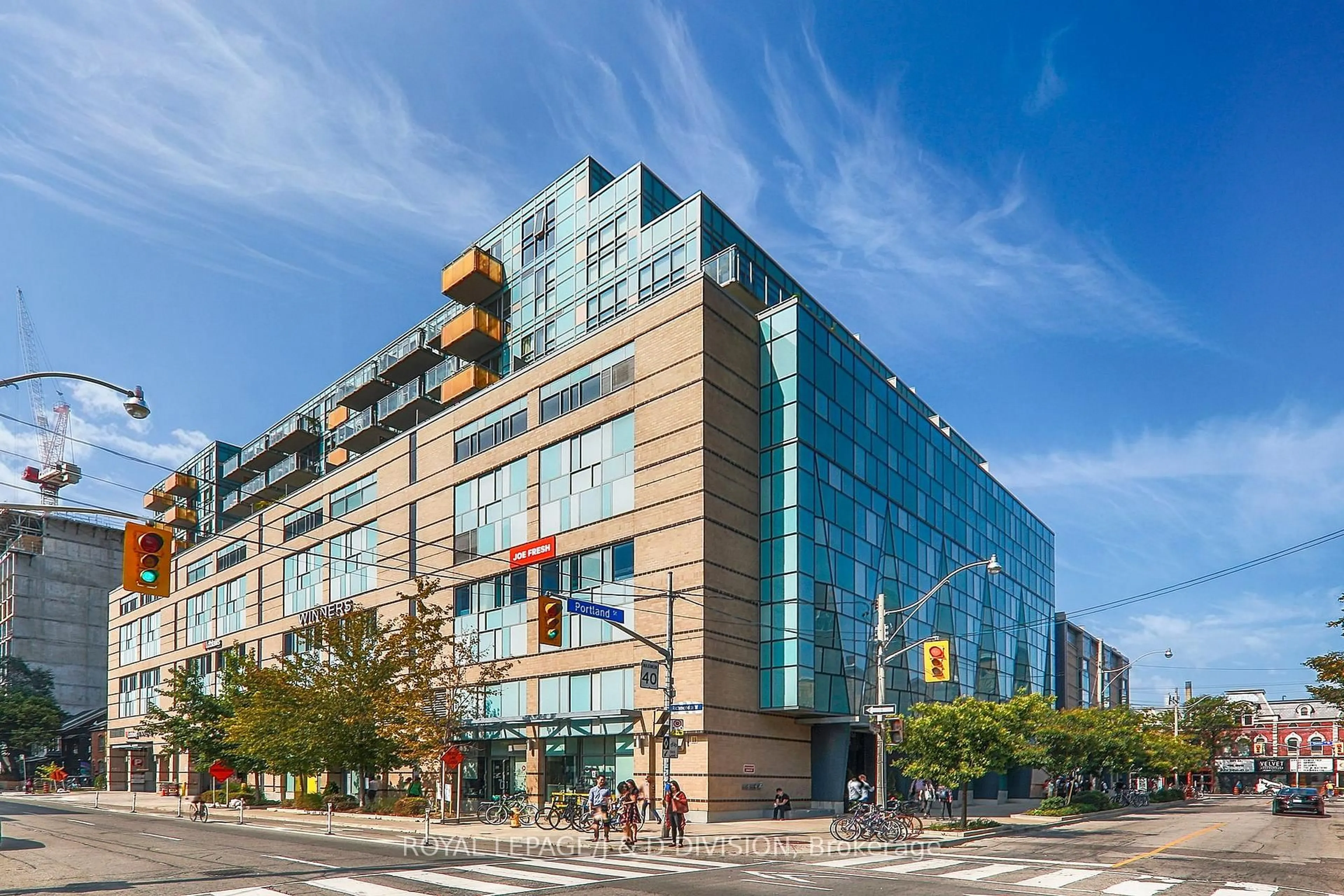 Unknown for 156 Portland St #421, Toronto Ontario M5V 0G1