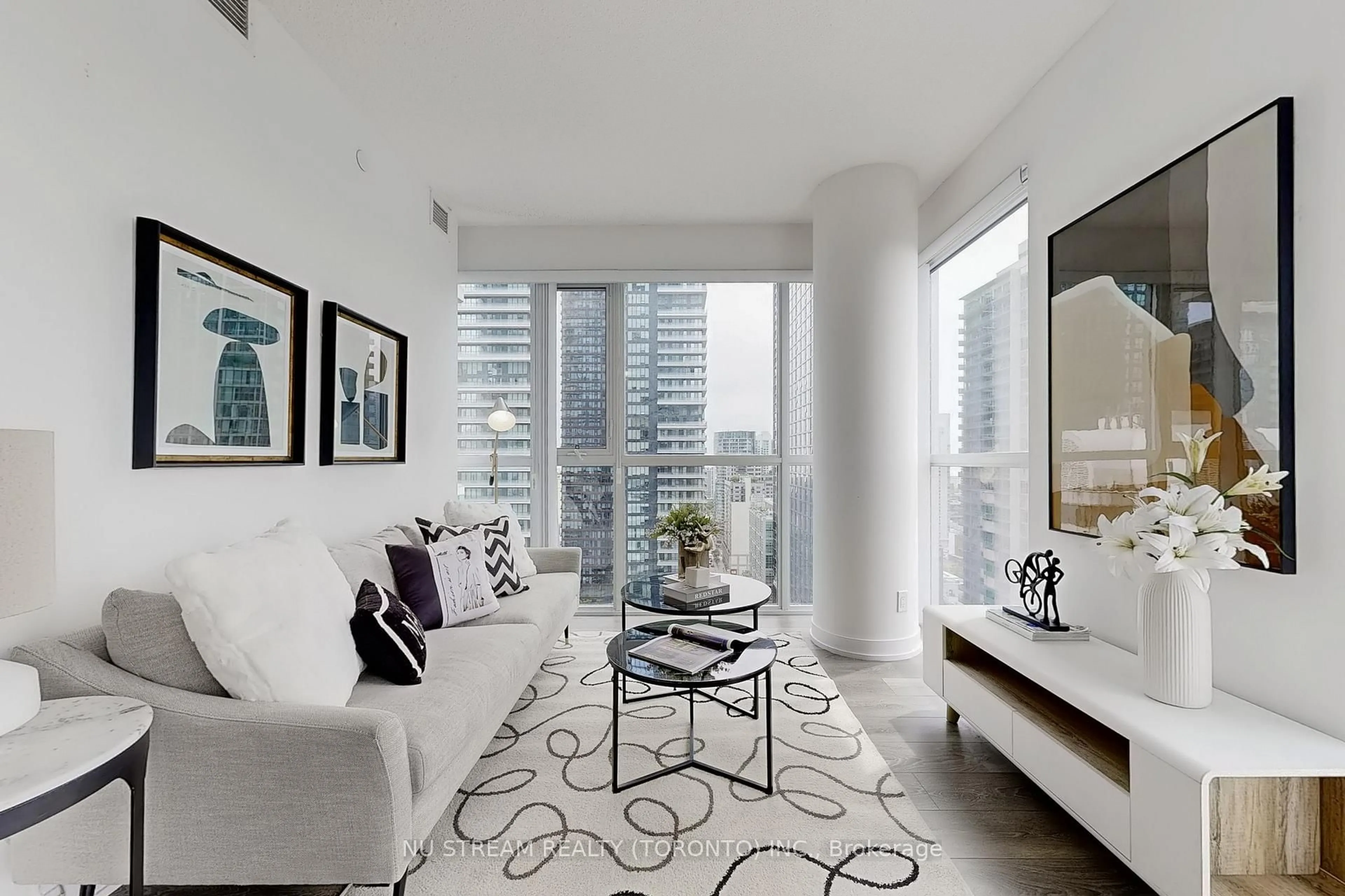 Living room with furniture, unknown for 87 Peter St #2302, Toronto Ontario M5V 2G4