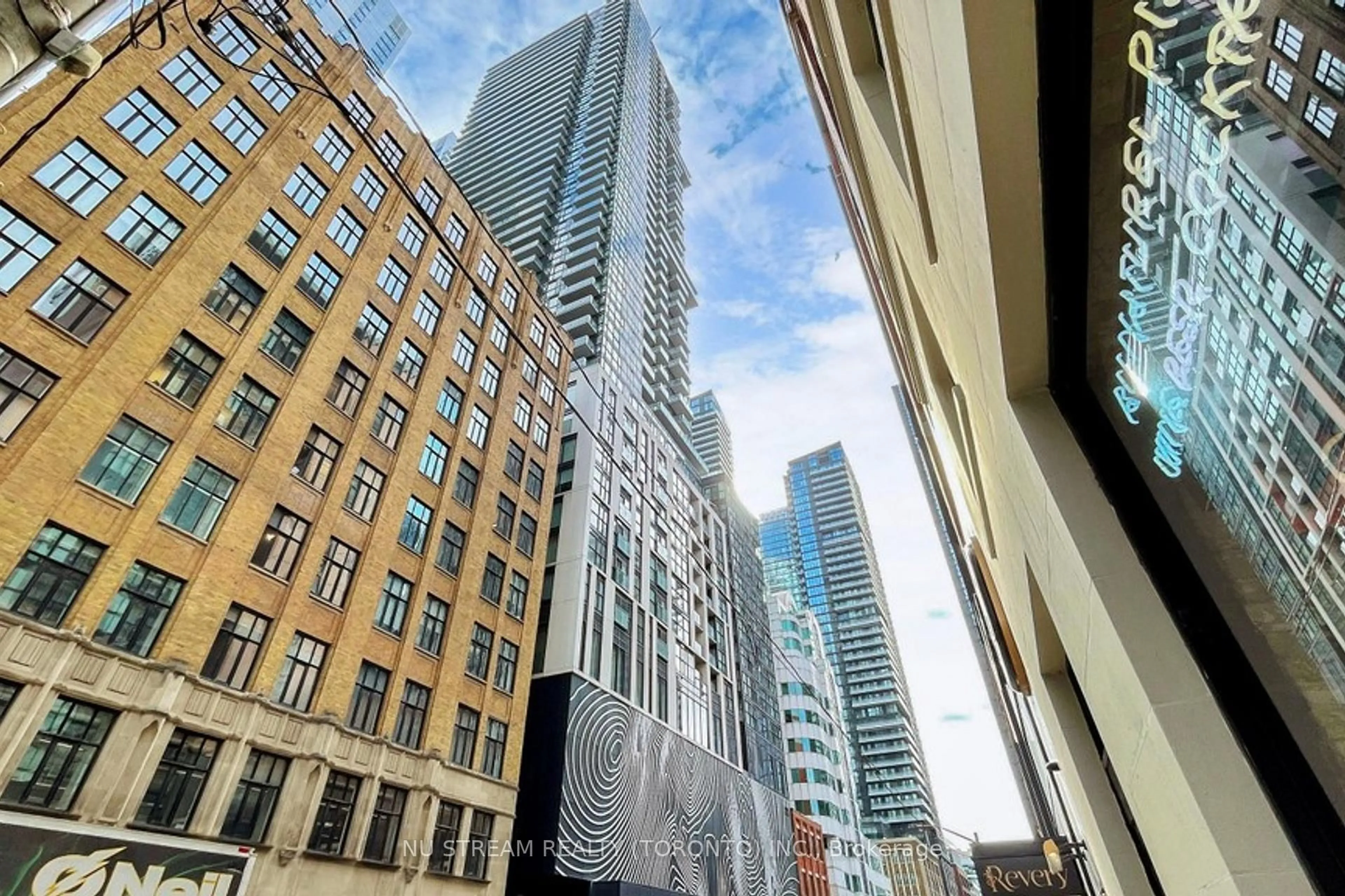 Unknown for 87 Peter St #2302, Toronto Ontario M5V 2G4