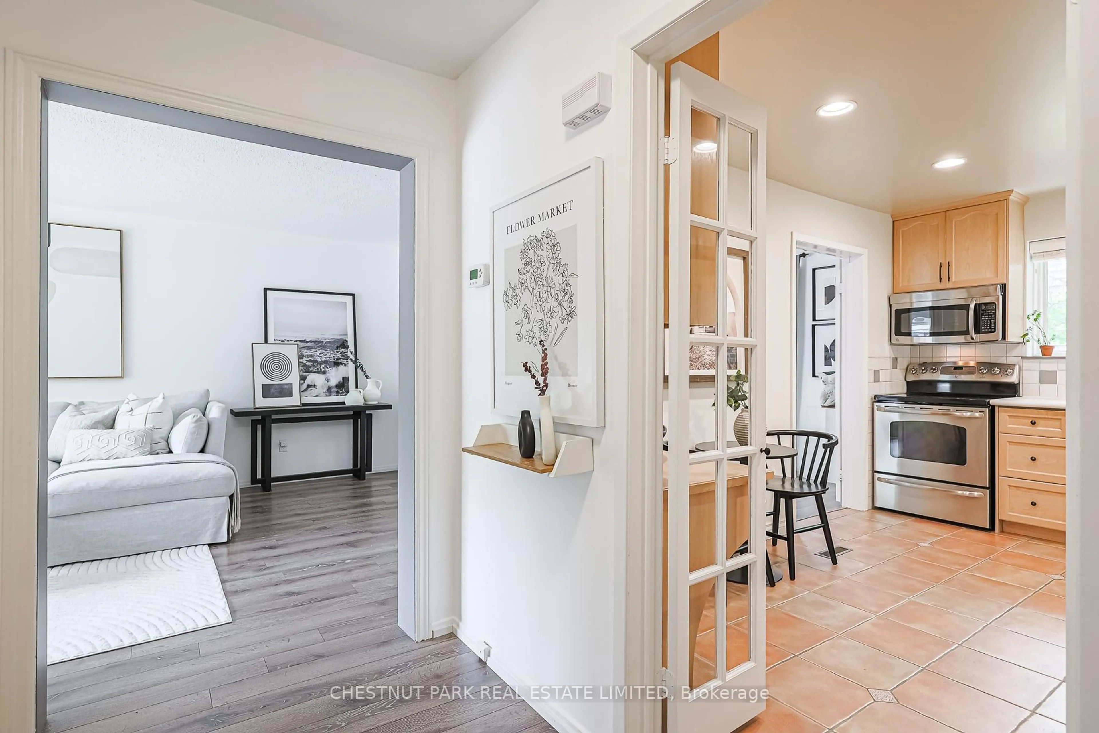 Indoor entryway for 77 Crimson Millway Way, Toronto Ontario M2L 1T8