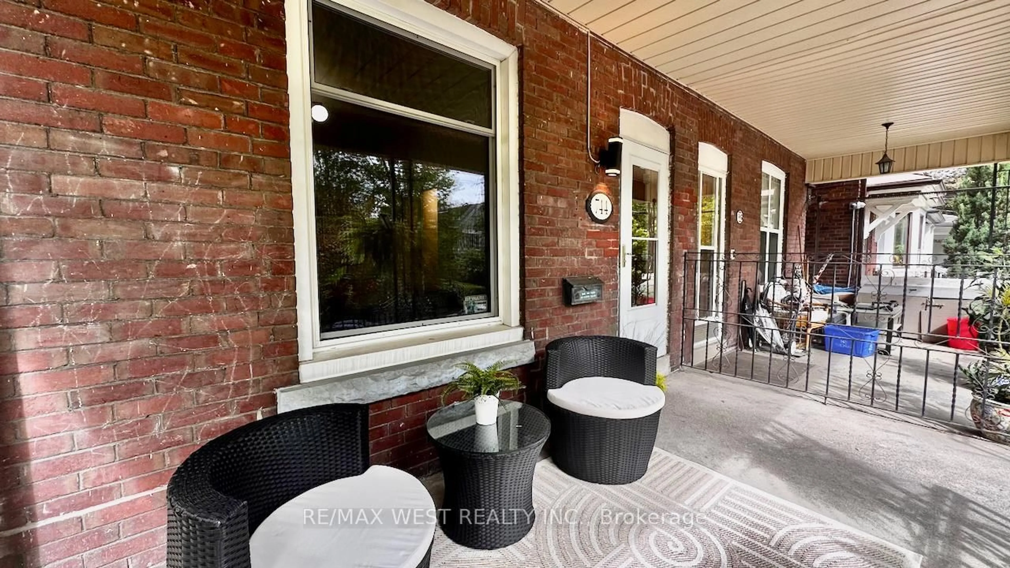 Patio, street for 744 Manning Ave, Toronto Ontario M6G 2W4