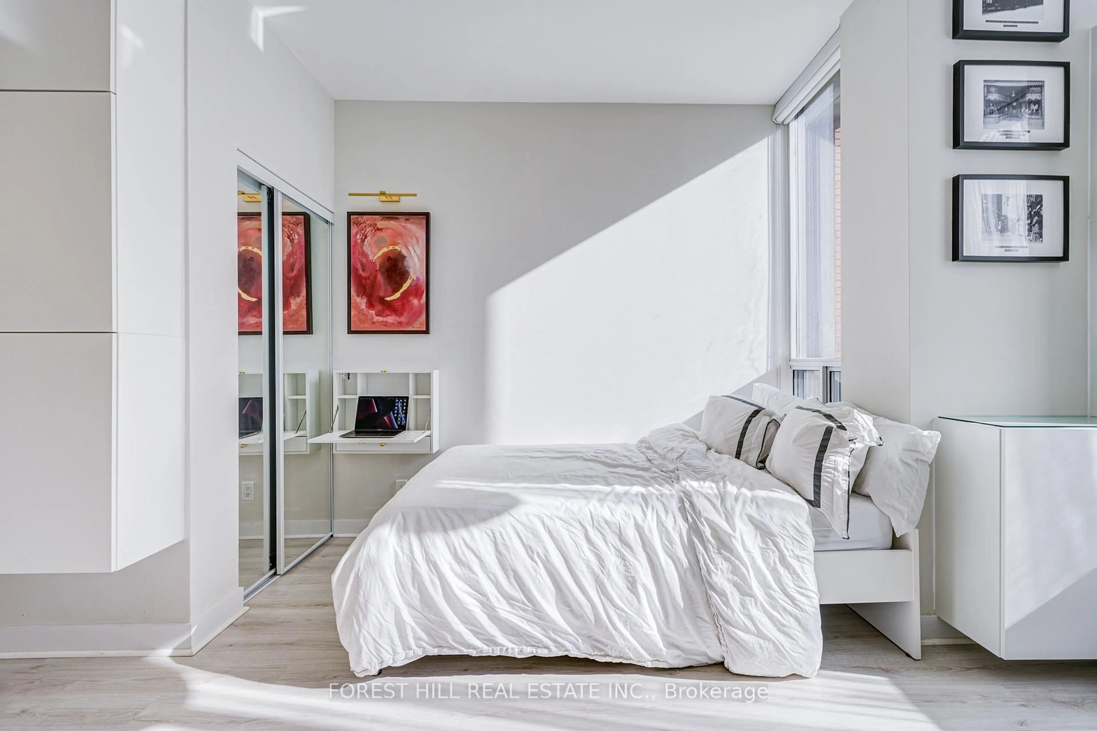 Bedroom with bed, unknown for 1005 King St #122, Toronto Ontario M6K 3M8