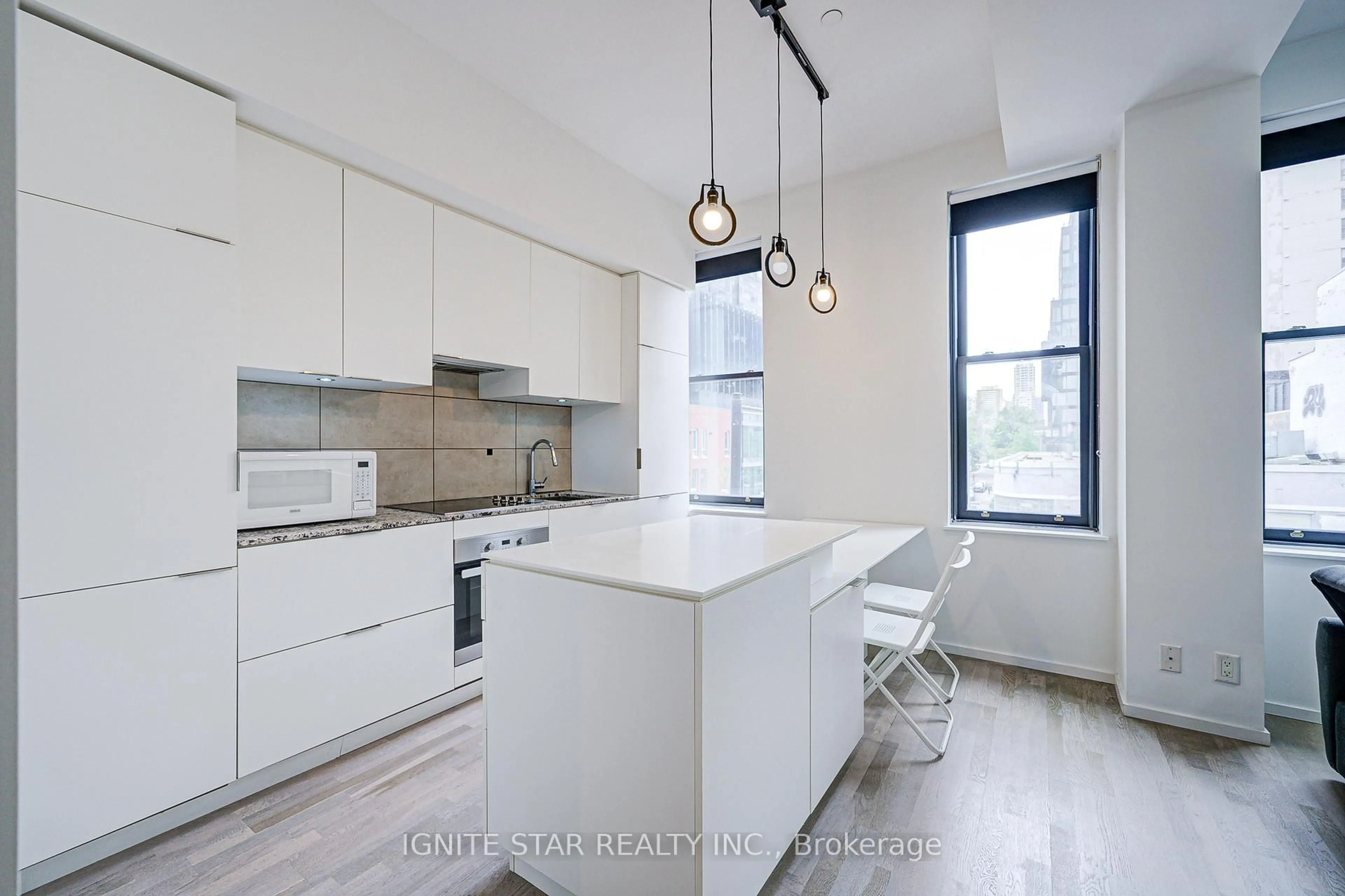 Unknown for 5 St Joseph St #327, Toronto Ontario M4Y 0B6