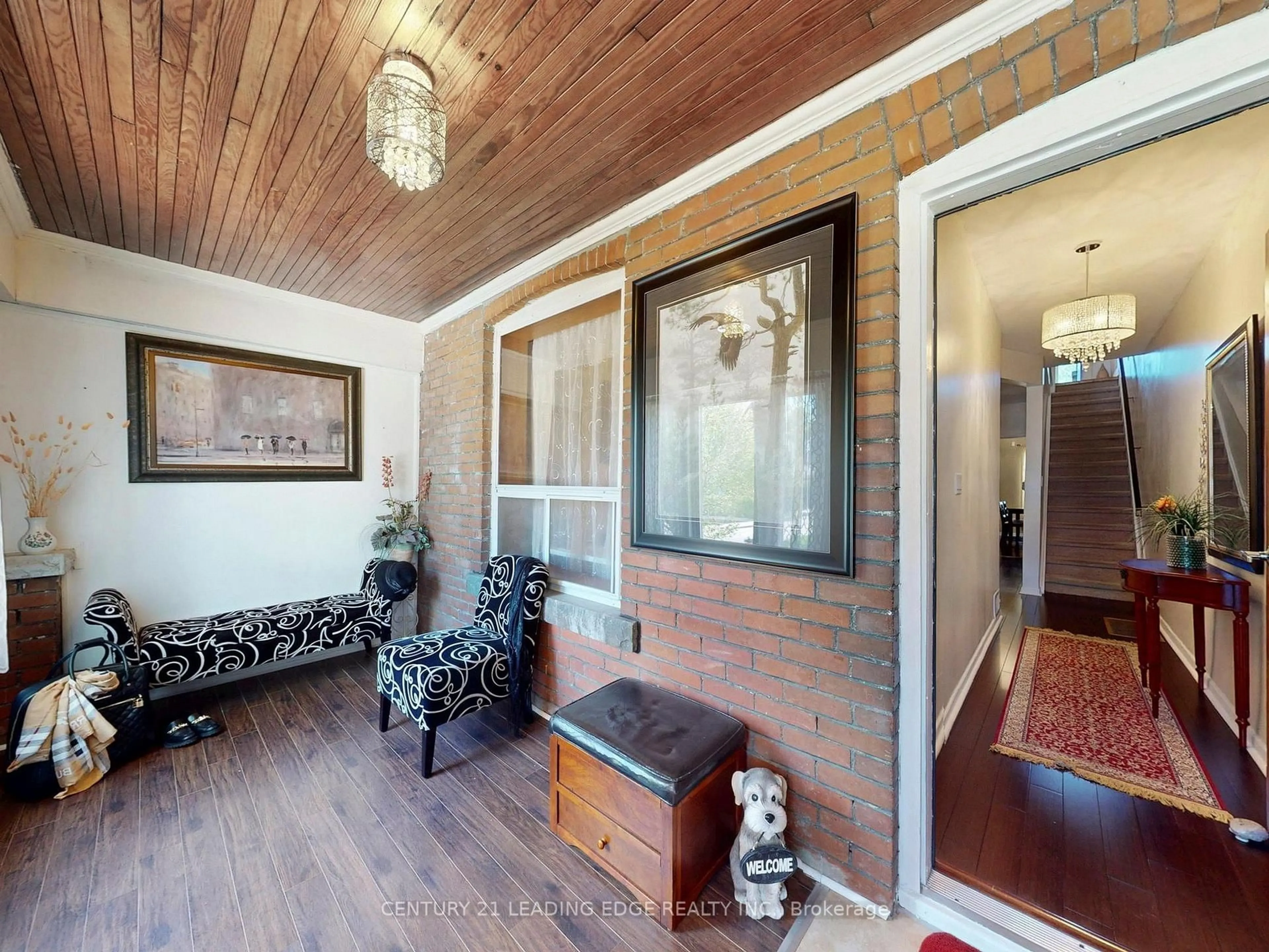 Indoor entryway for 286 Glenholme Ave, Toronto Ontario M6E 3C8