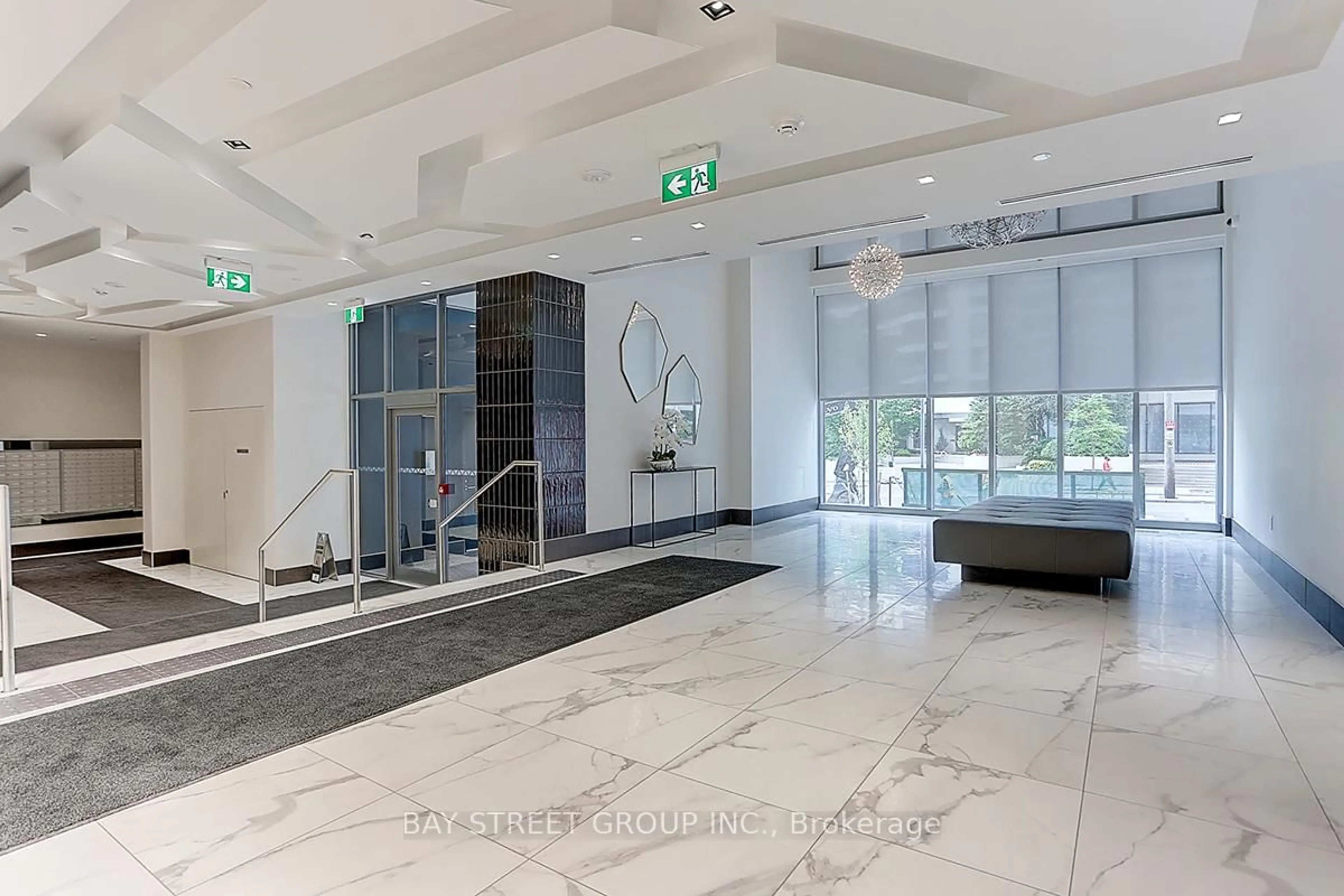 Indoor foyer for 25 Holly St #1606, Toronto Ontario M4S 0E3