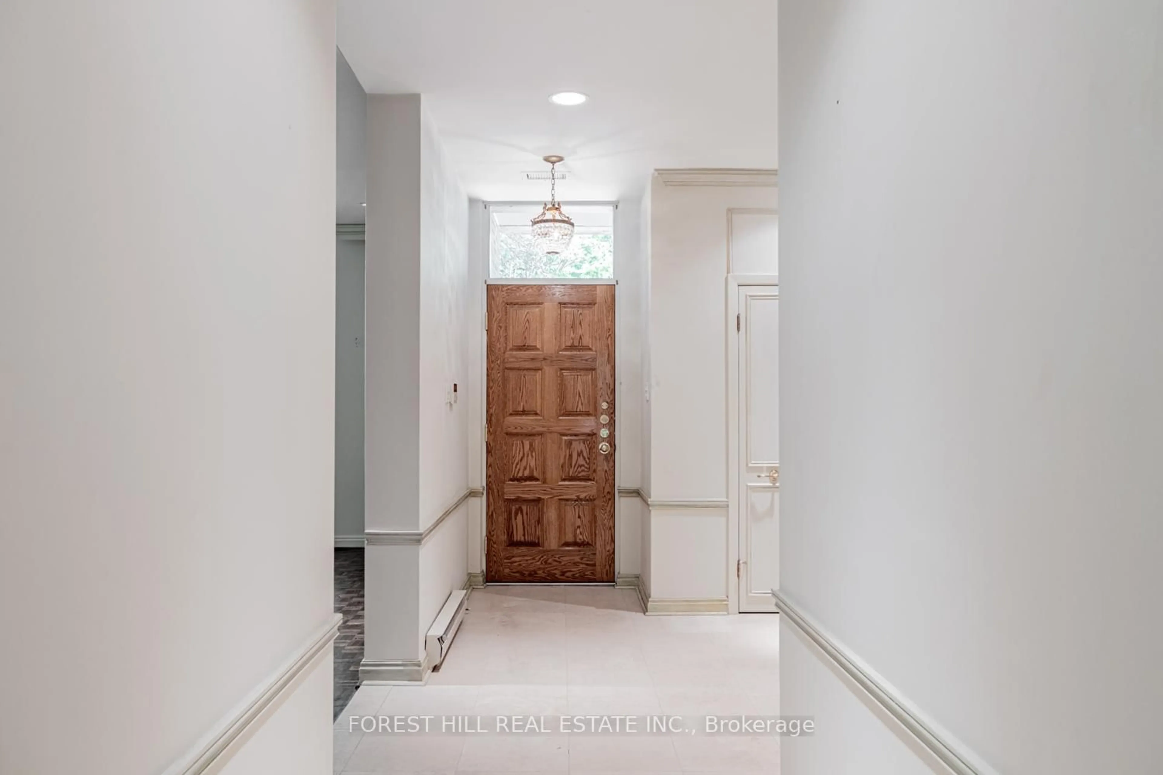 Indoor entryway for 82 Oriole Rd, Toronto Ontario M4V 2G1
