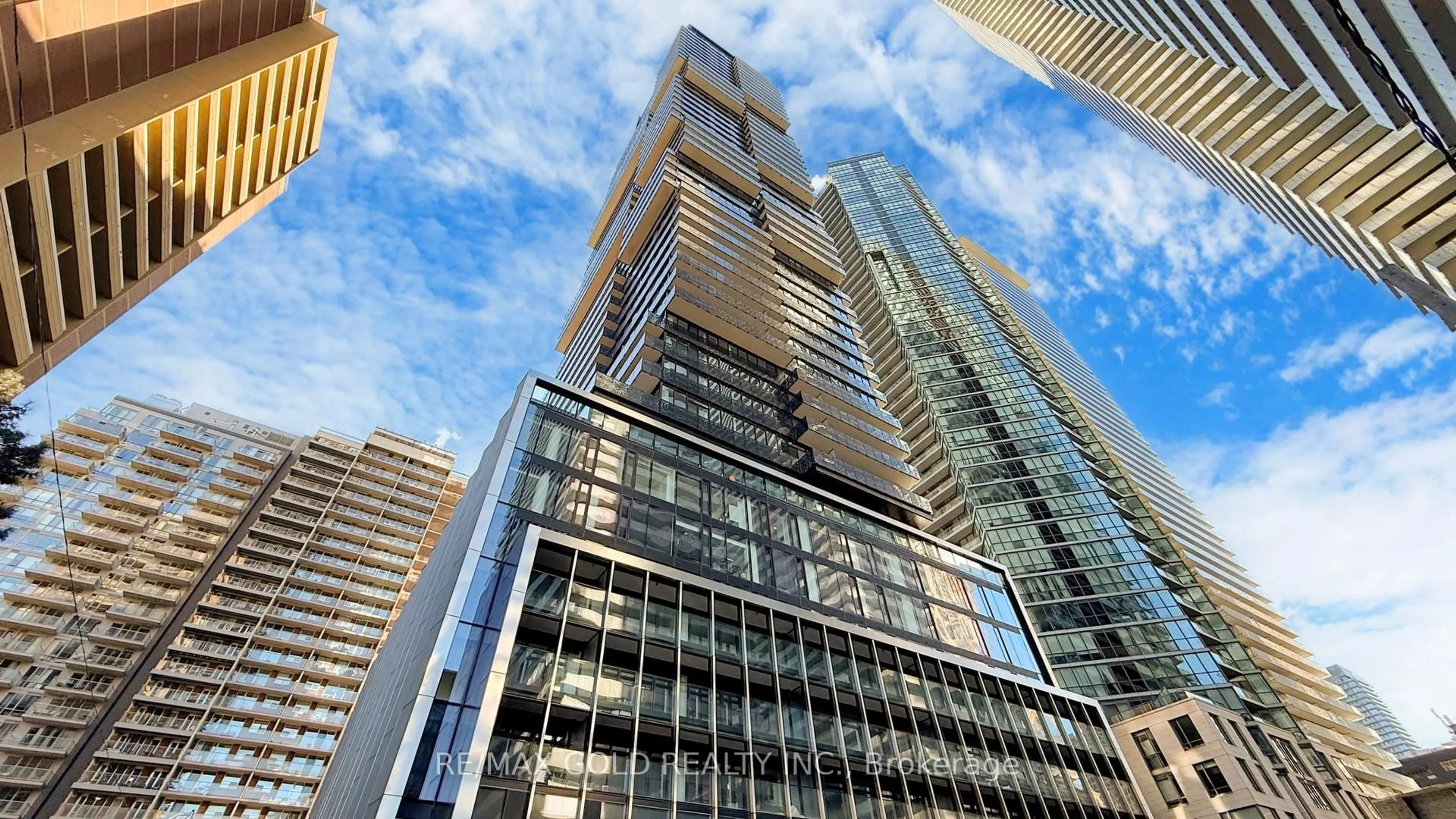 Indoor foyer for 55 Charles St #1310, Toronto Ontario M4Y 1S9