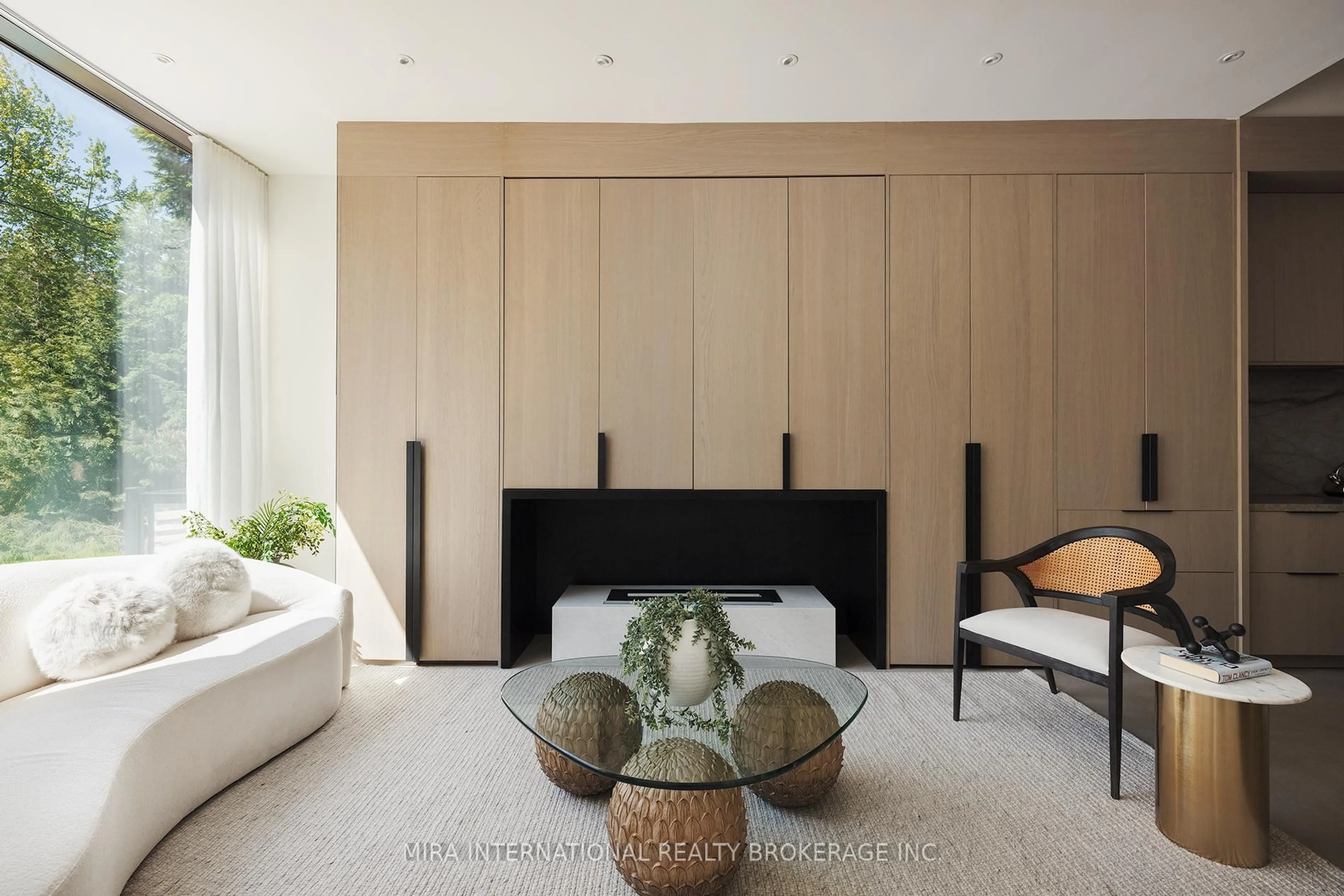 Living room with furniture, unknown for 48 Shaftesbury Ave, Toronto Ontario M4T 1A2