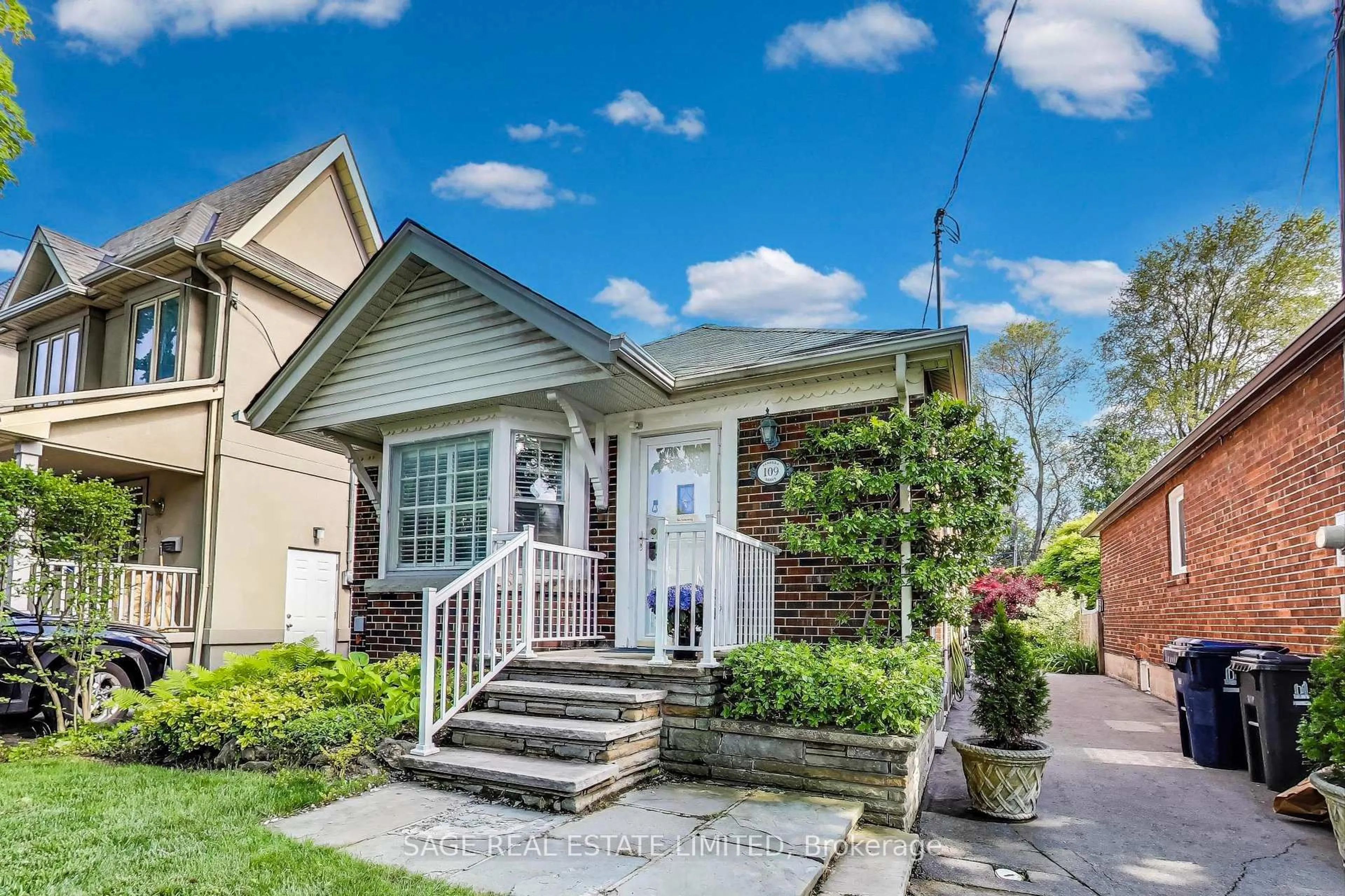 Unknown for 109 Parklea Dr, Toronto Ontario M4G 2J9