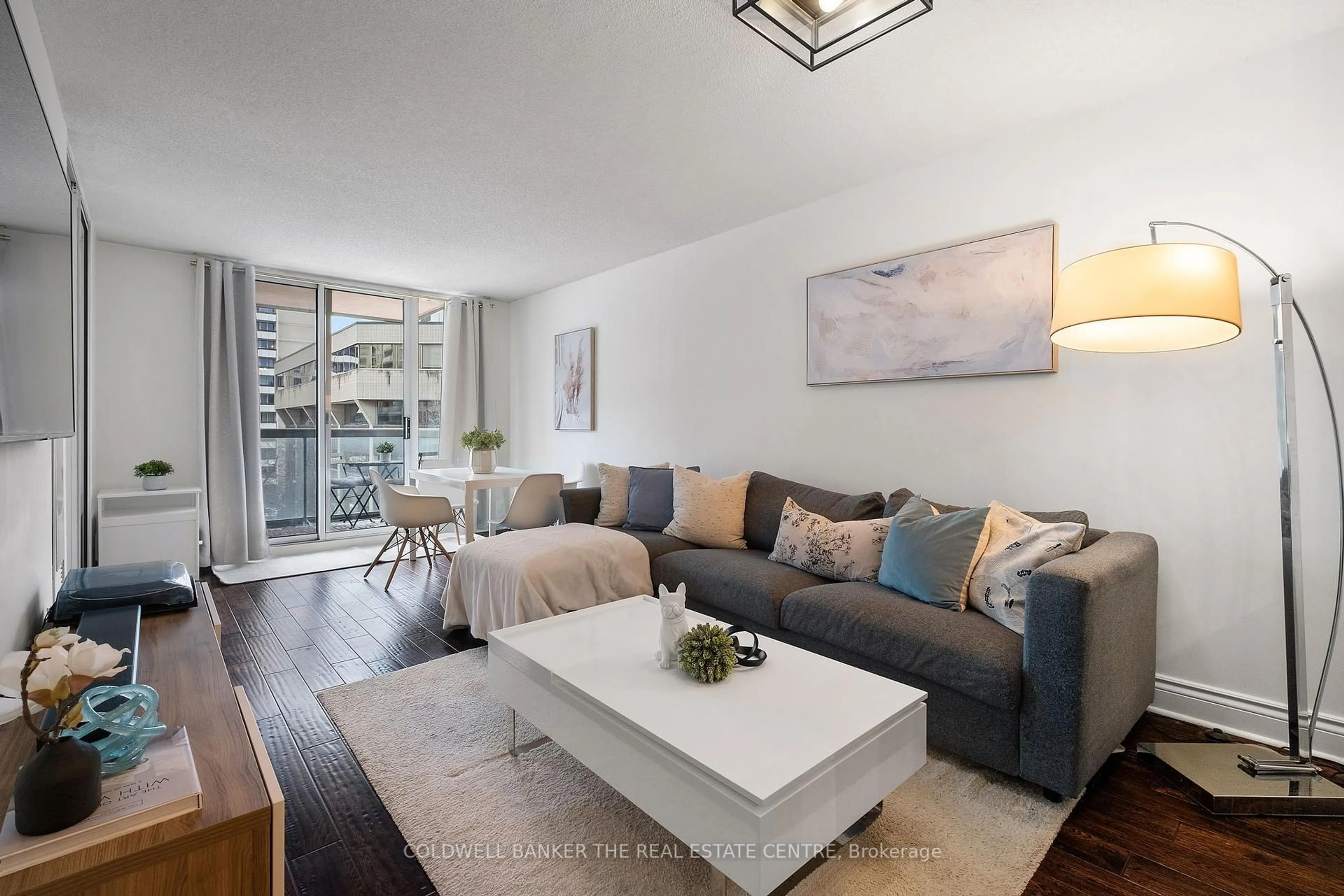 Living room with furniture, unknown for 253 Merton St #510, Toronto Ontario M4S 3H2